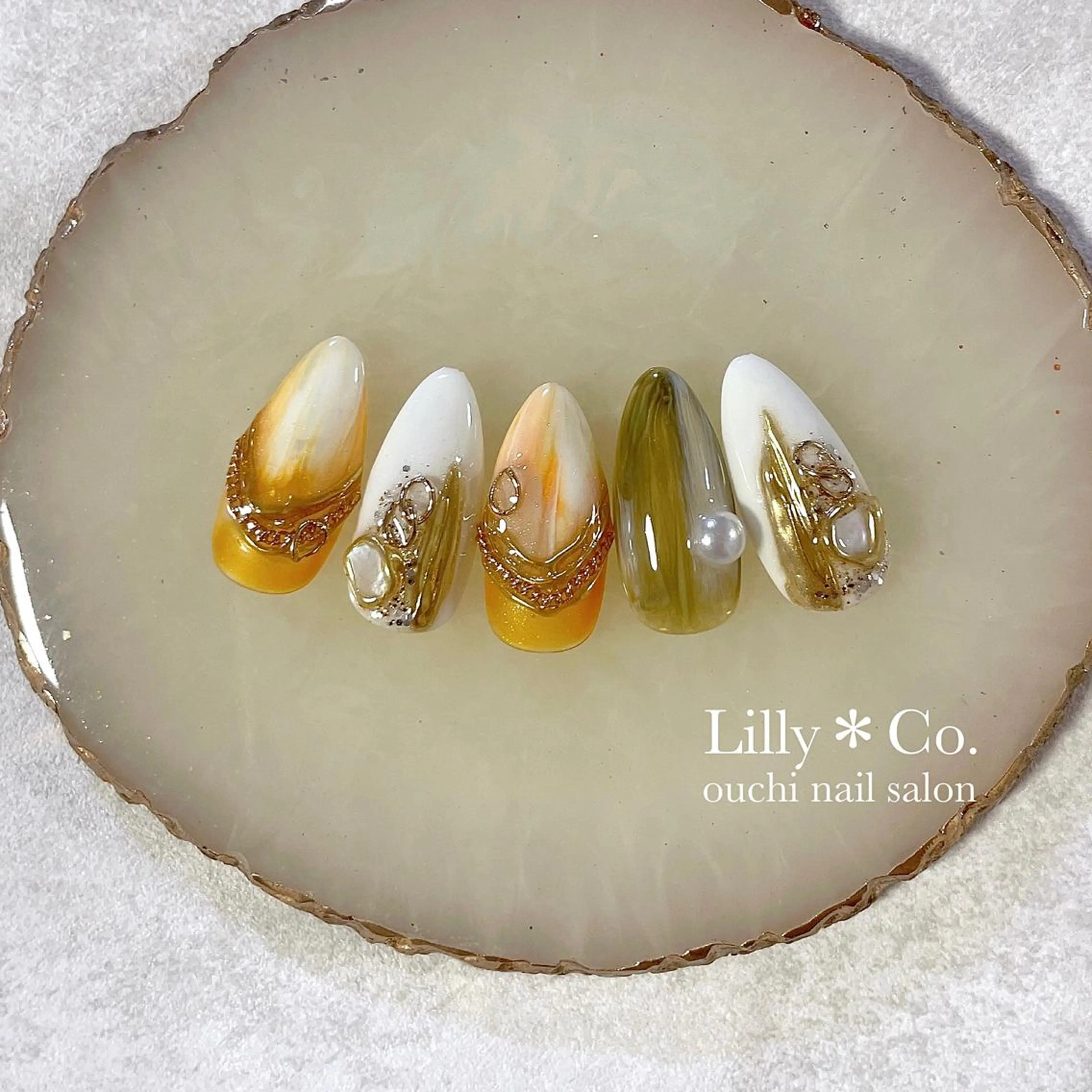 ネイル ハンドネイル ハンドケア Lilly Co.のネイルデザイン