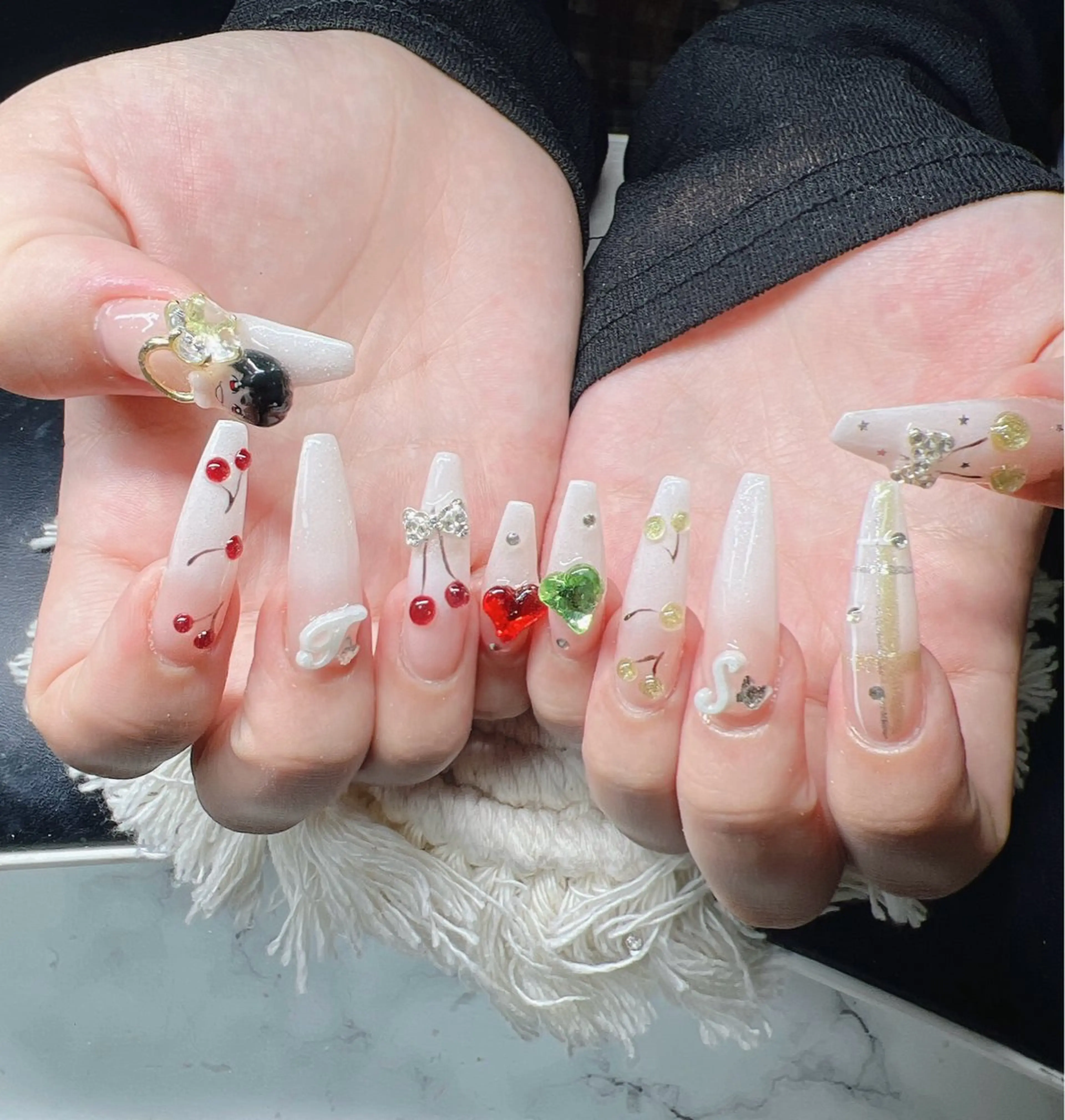 ネイル 長さ出し グラデーション 卒業式 キラキラネイル マグネットネイル ハンドネイル Lee Nailsのネイルデザイン