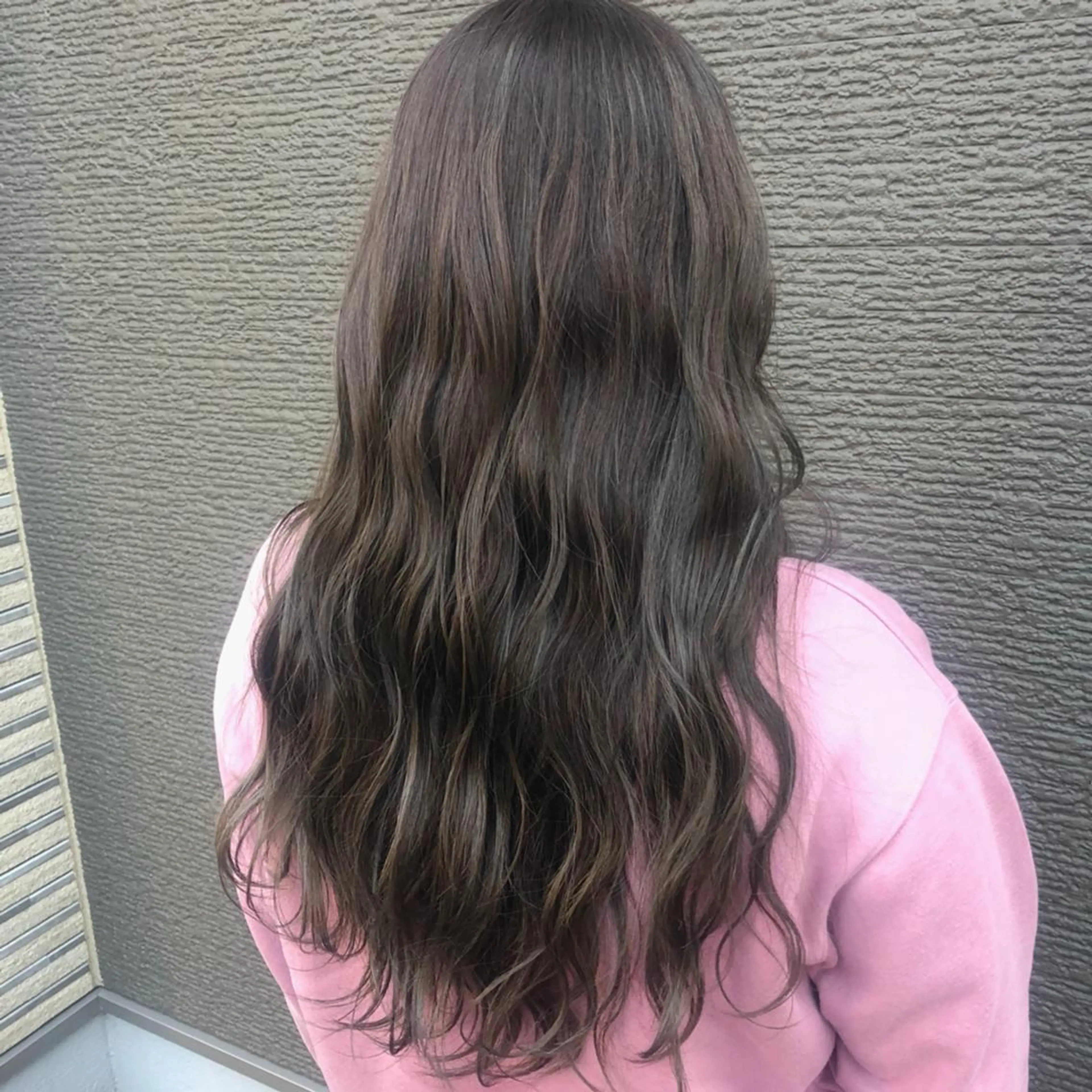 ロング アッシュ ハイライト Rina  のヘアスタイル