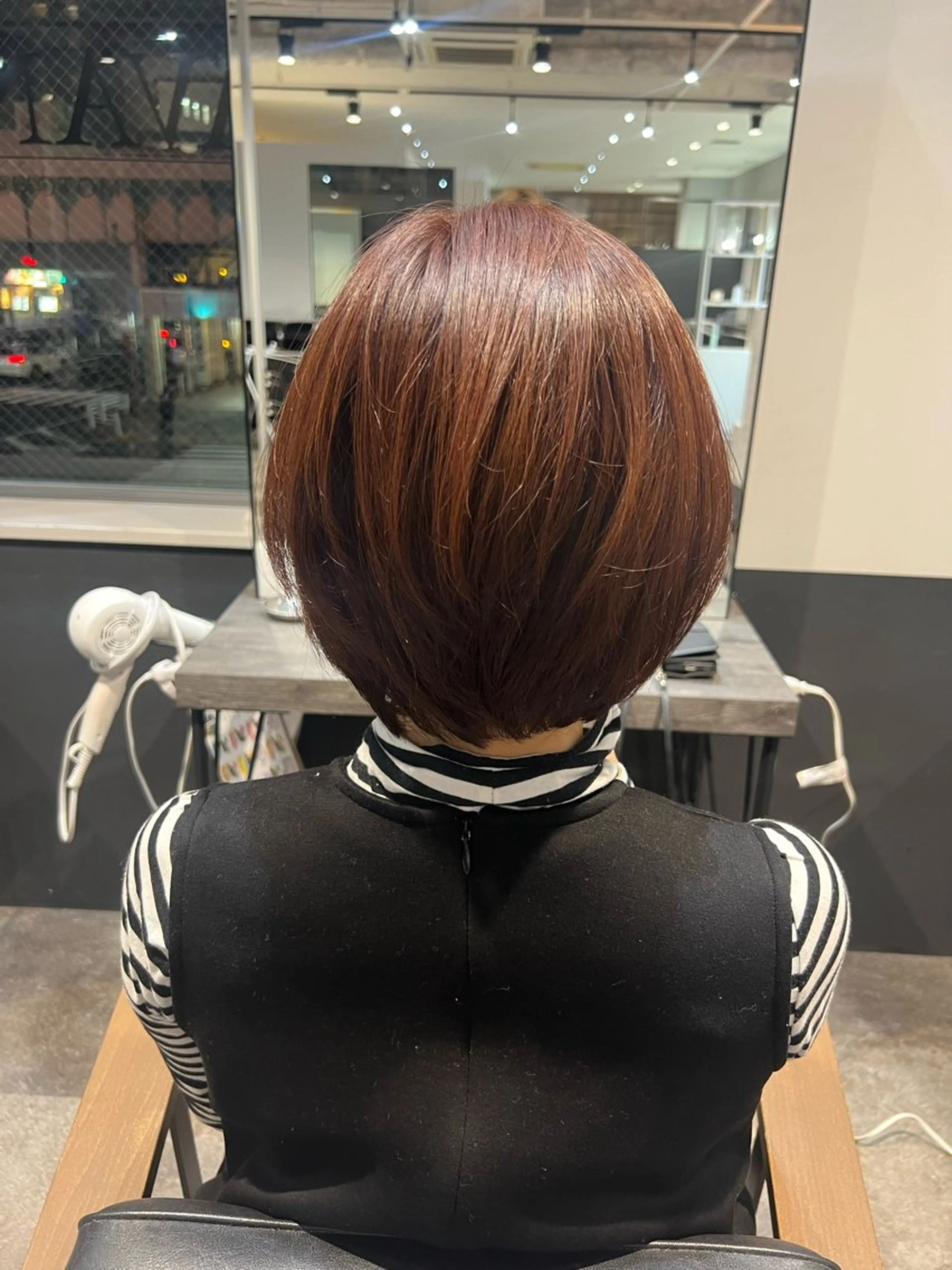 ショート カラー 長谷 朋美のヘアスタイル
