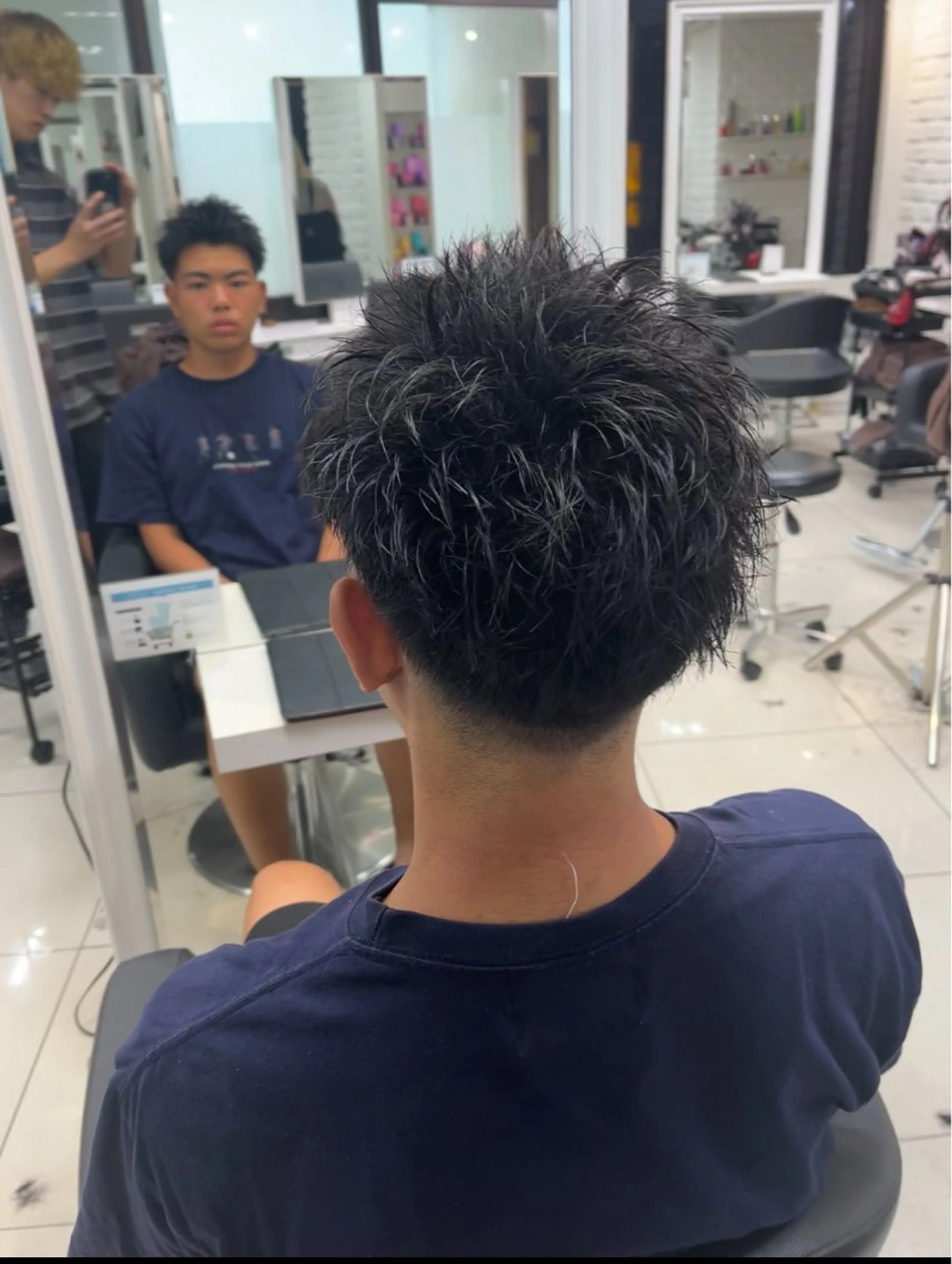 ショート メンズ 【シャドウパーマ センターパート】義心のヘアスタイル