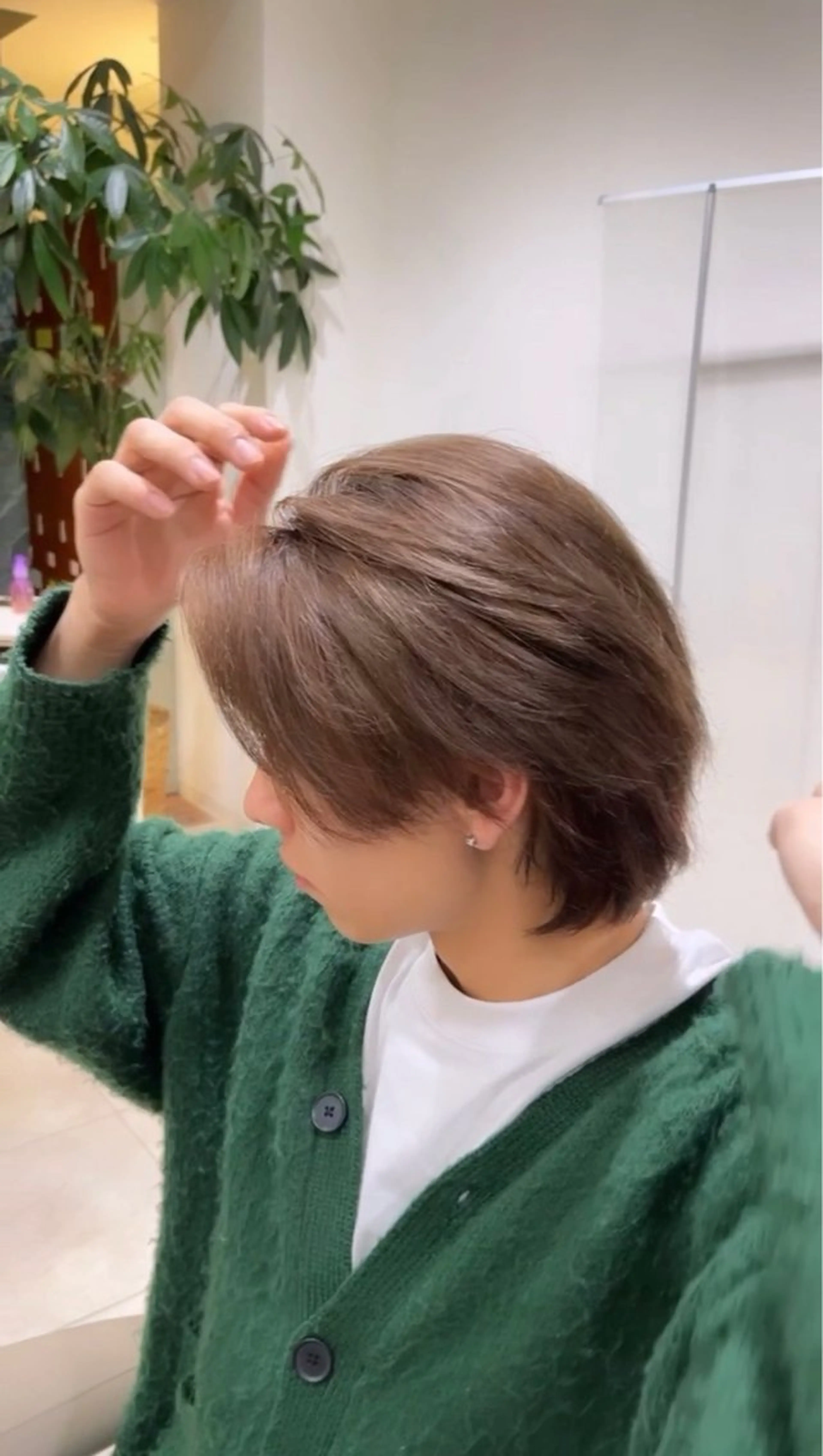 ショート カラー メンズ 髪の修復専門サロン　hair place VIVE所属・KOTA / ハイトーン/髪質改善のヘアスタイル