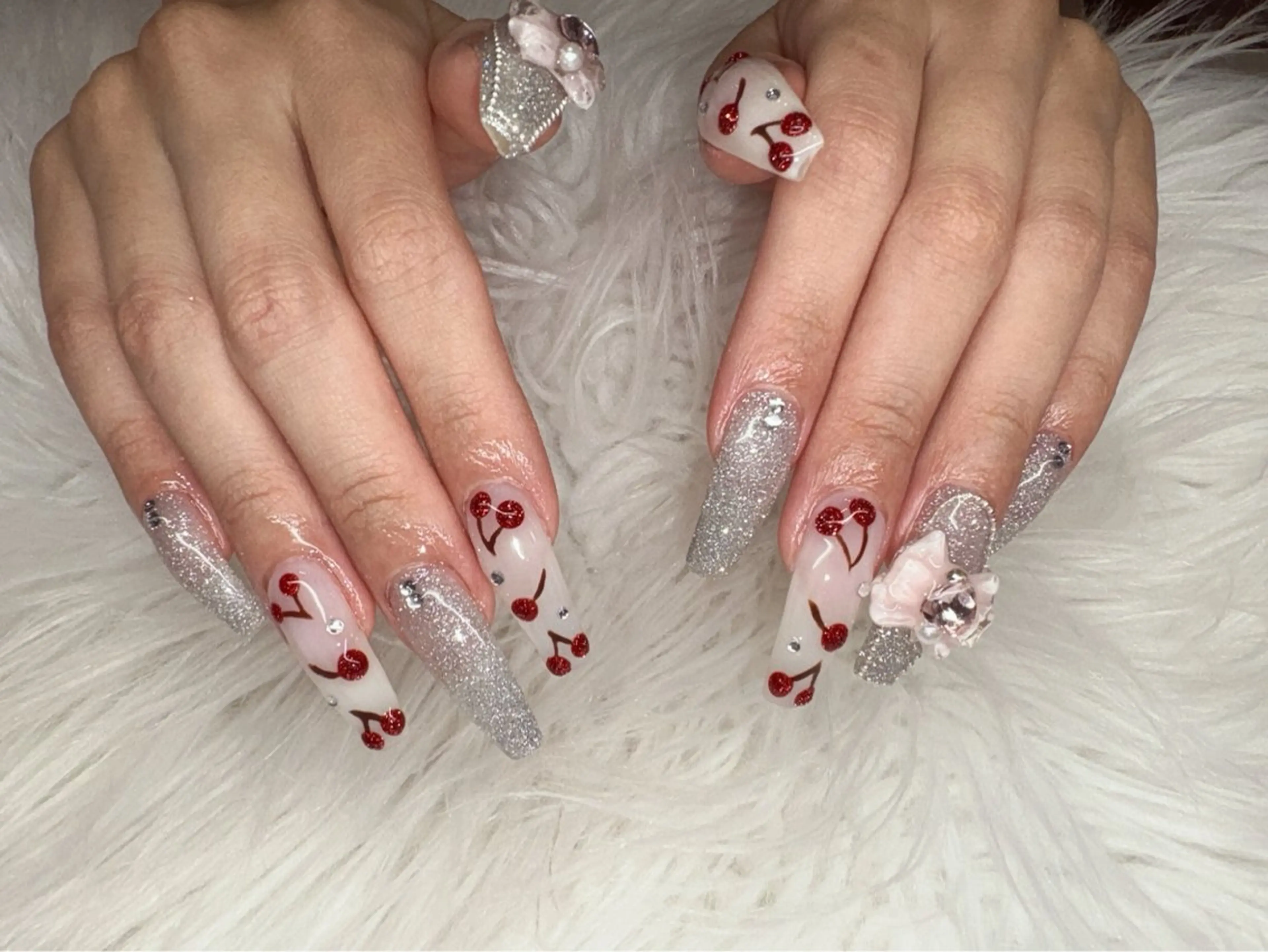 ネイル オーロラネイル フレンチネイル ガラスフレンチ ロングネイル マグネットネイル ハンドネイル XIMINANAIL SALON堀江店のネイルデザイン