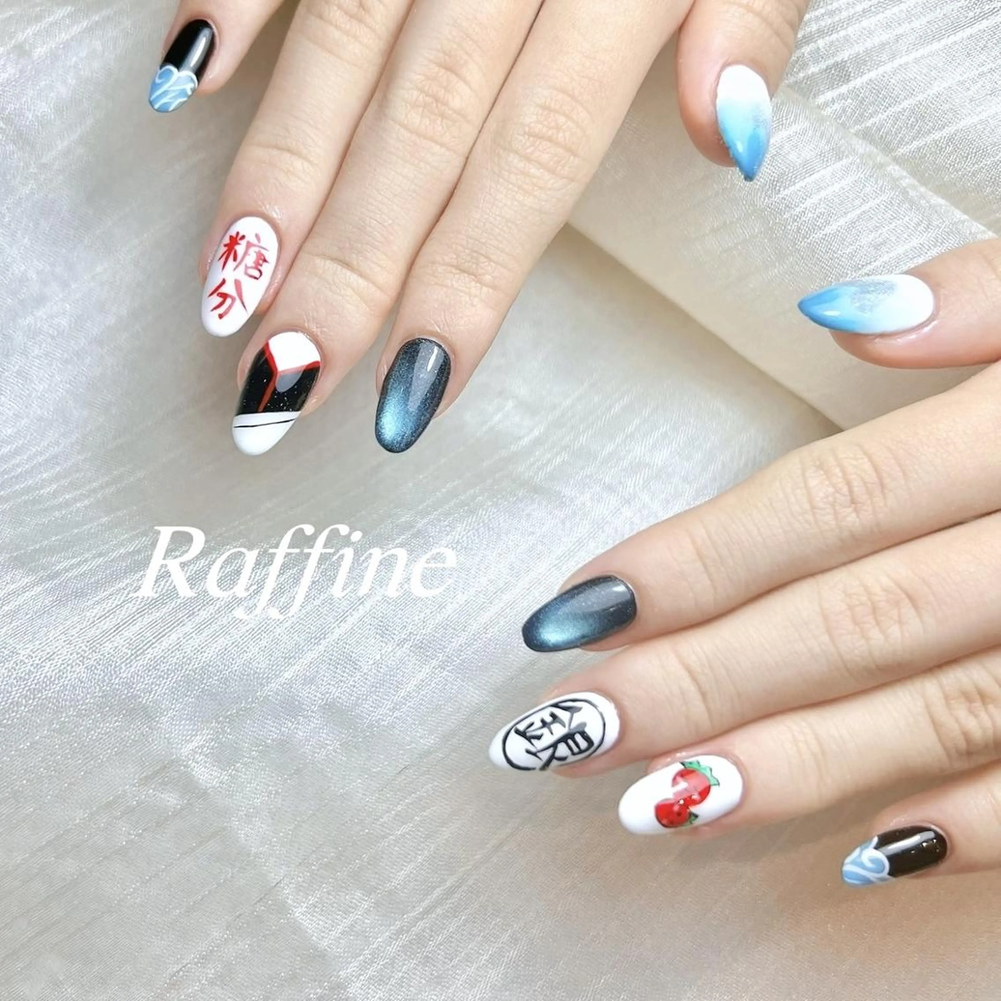 ネイル RAFFINE haru🦋🩵のネイルデザイン