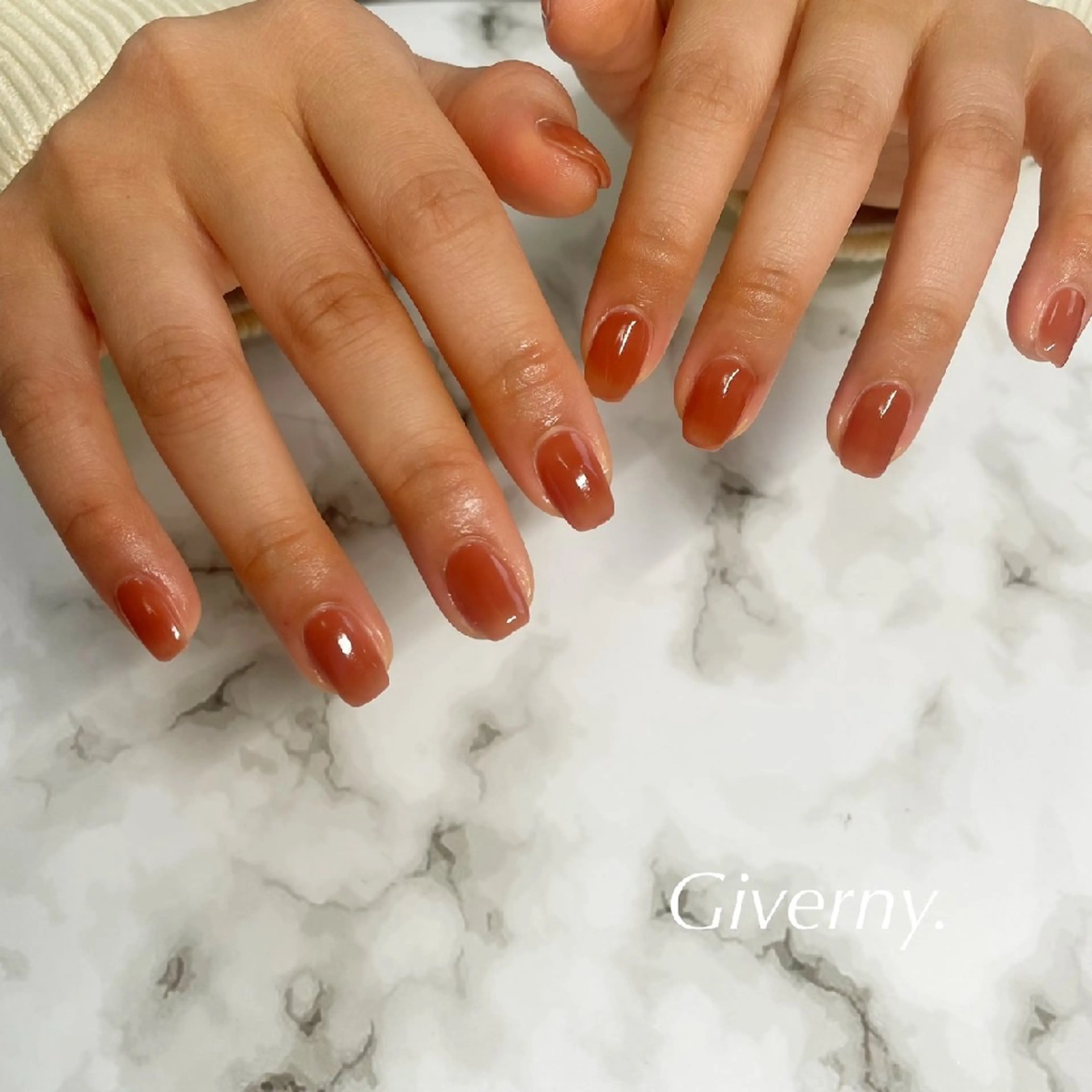 ネイル ワンカラーネイル シンプルネイル ハンドネイル Giverny .のネイルデザイン