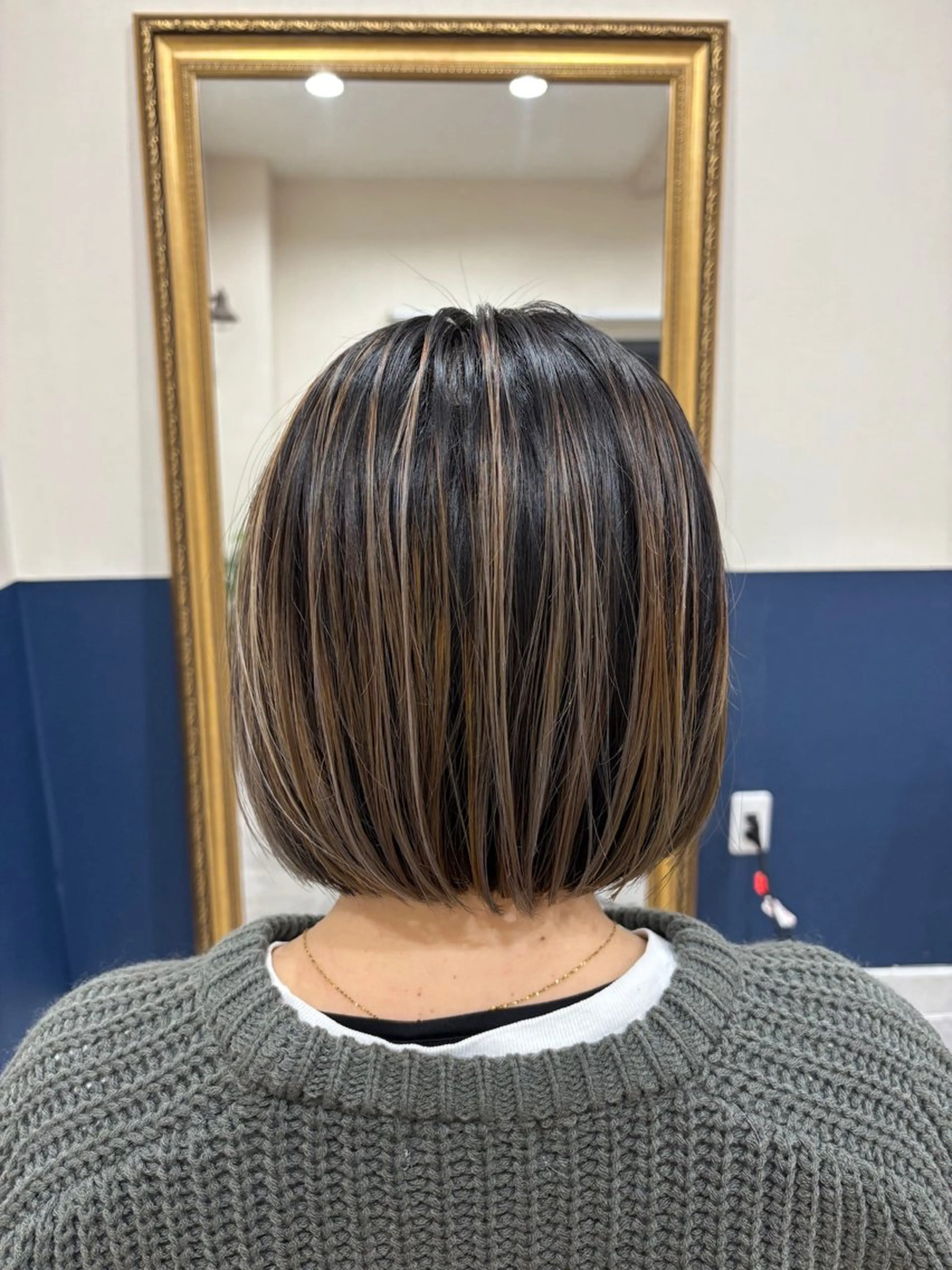 ミディアム カラー カット ヘアカラー 髪の家 tiki所属・髪の家 tikiのヘアスタイル