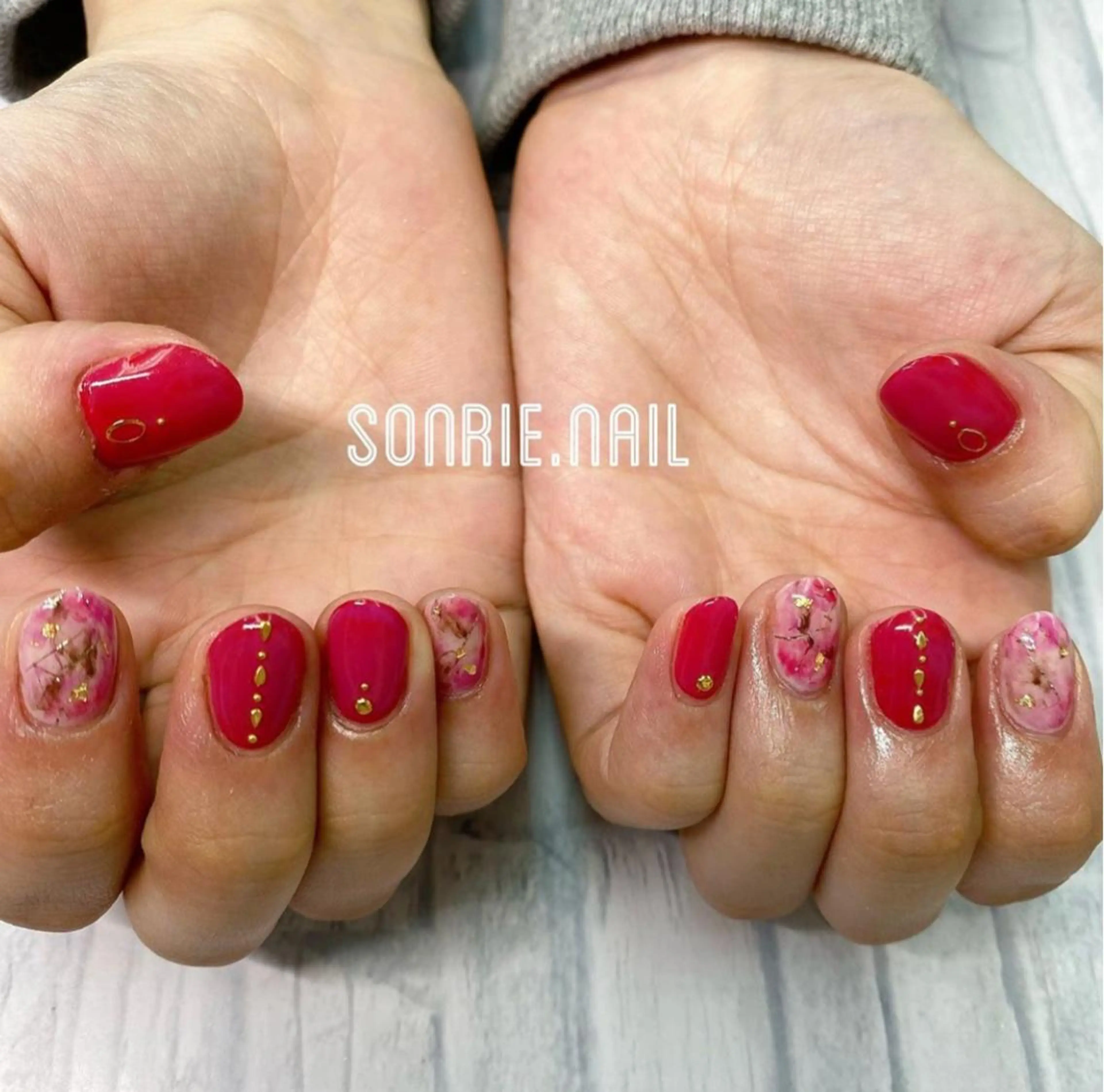 ネイル マツエク・マツパ 美容室 ソンリエのヘアスタイル