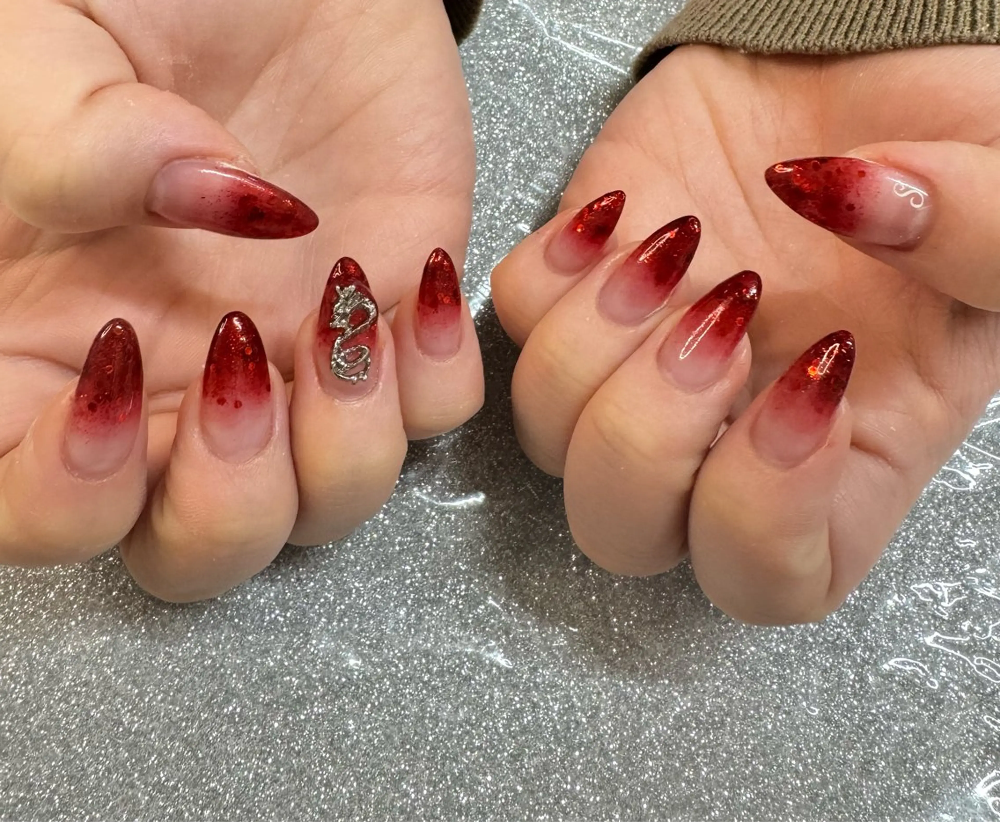 ネイル VIERU 🌈🎀💖のネイルデザイン