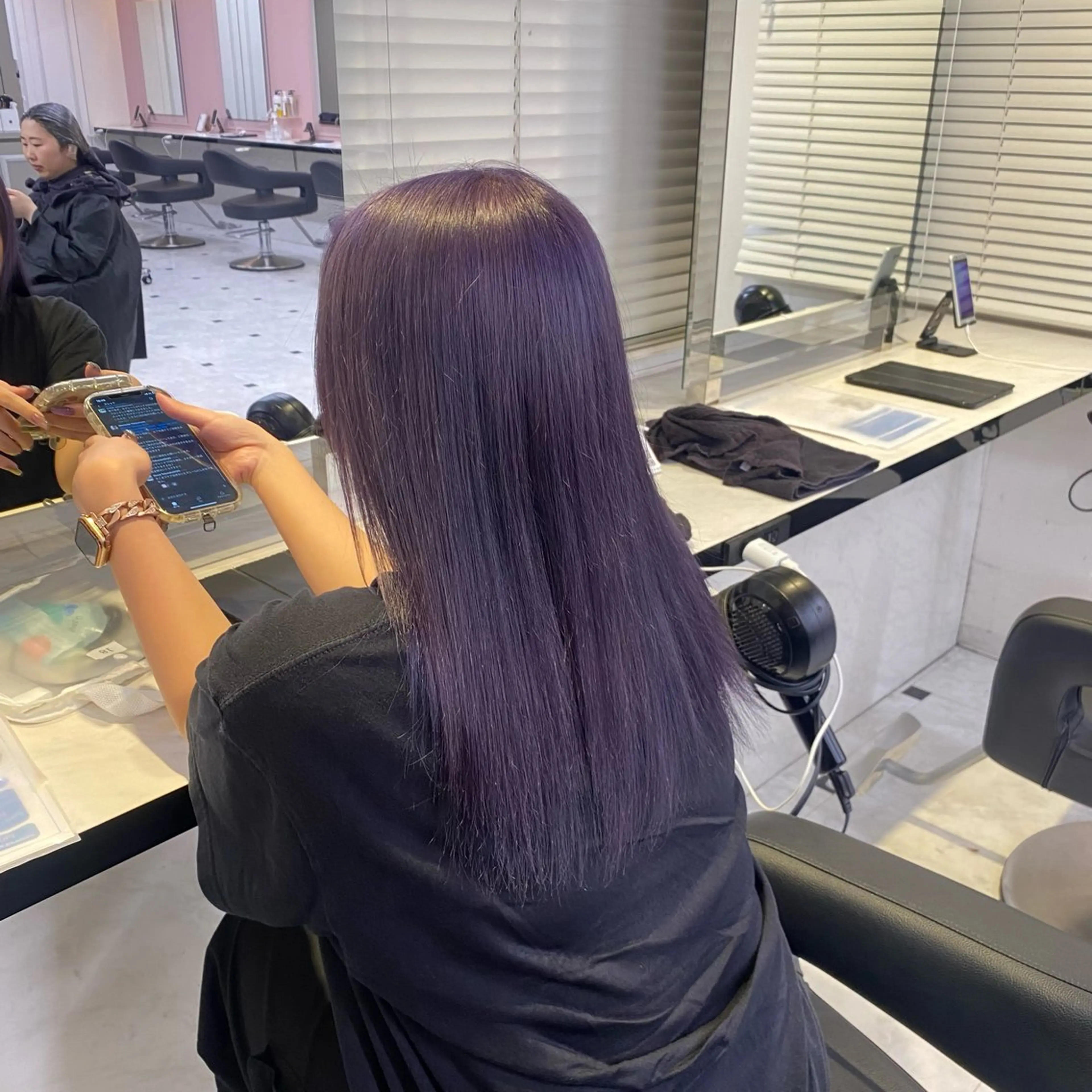 ロング カラー ヘアカラー トリートメント 透明感ベージュカラー 🪞上野🪞AIのヘアスタイル