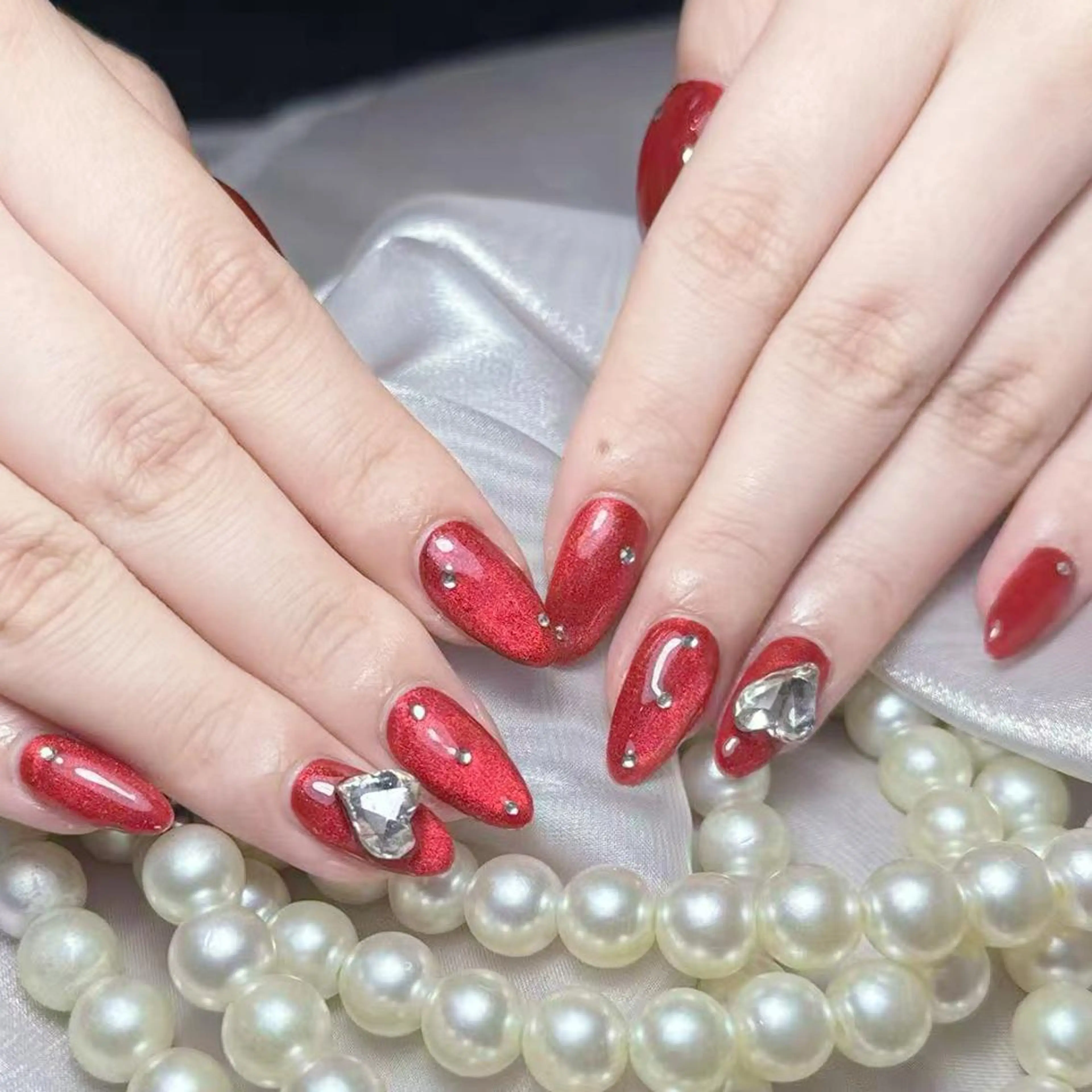 ネイル アートネイル オーロラネイル ガーリー キラキラネイル マグネットネイル ハンドネイル ハンドケア Diamond ✨のネイルデザイン