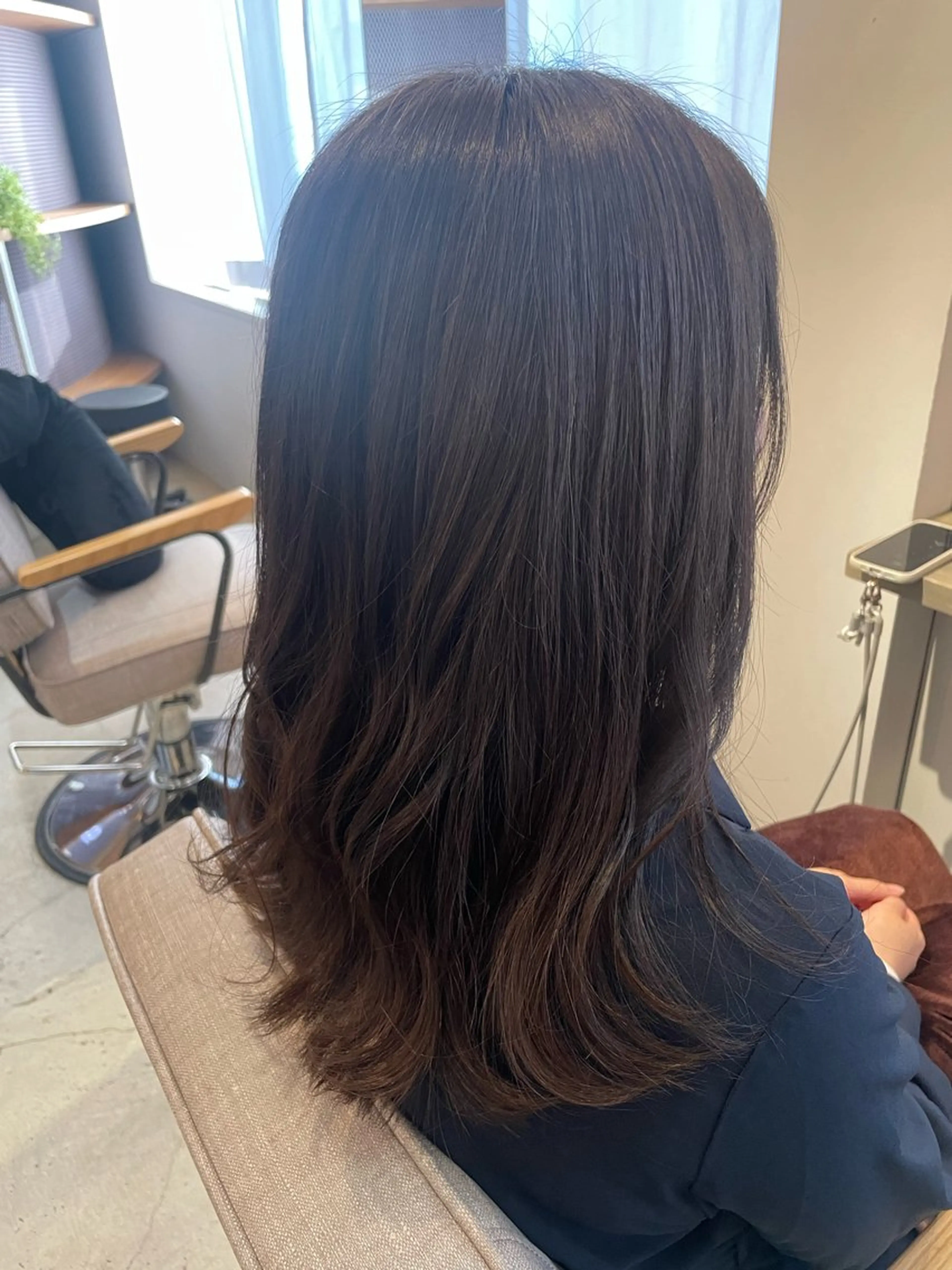 セミロング 特化✨透明感カラー 白髪染め✨住田緋菜のヘアスタイル