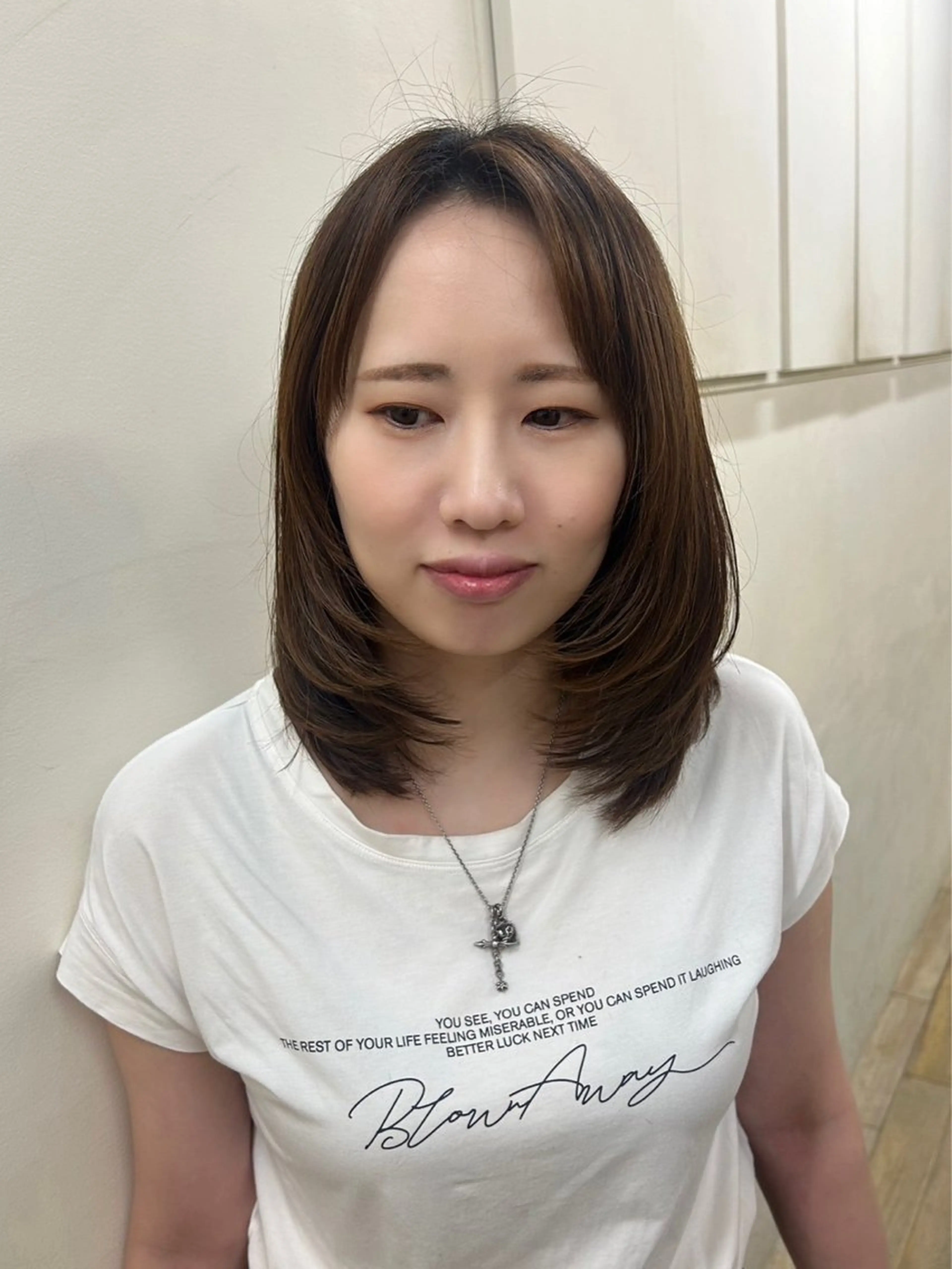 ミディアム ﾖｼﾀﾞ ﾕｶのヘアスタイル