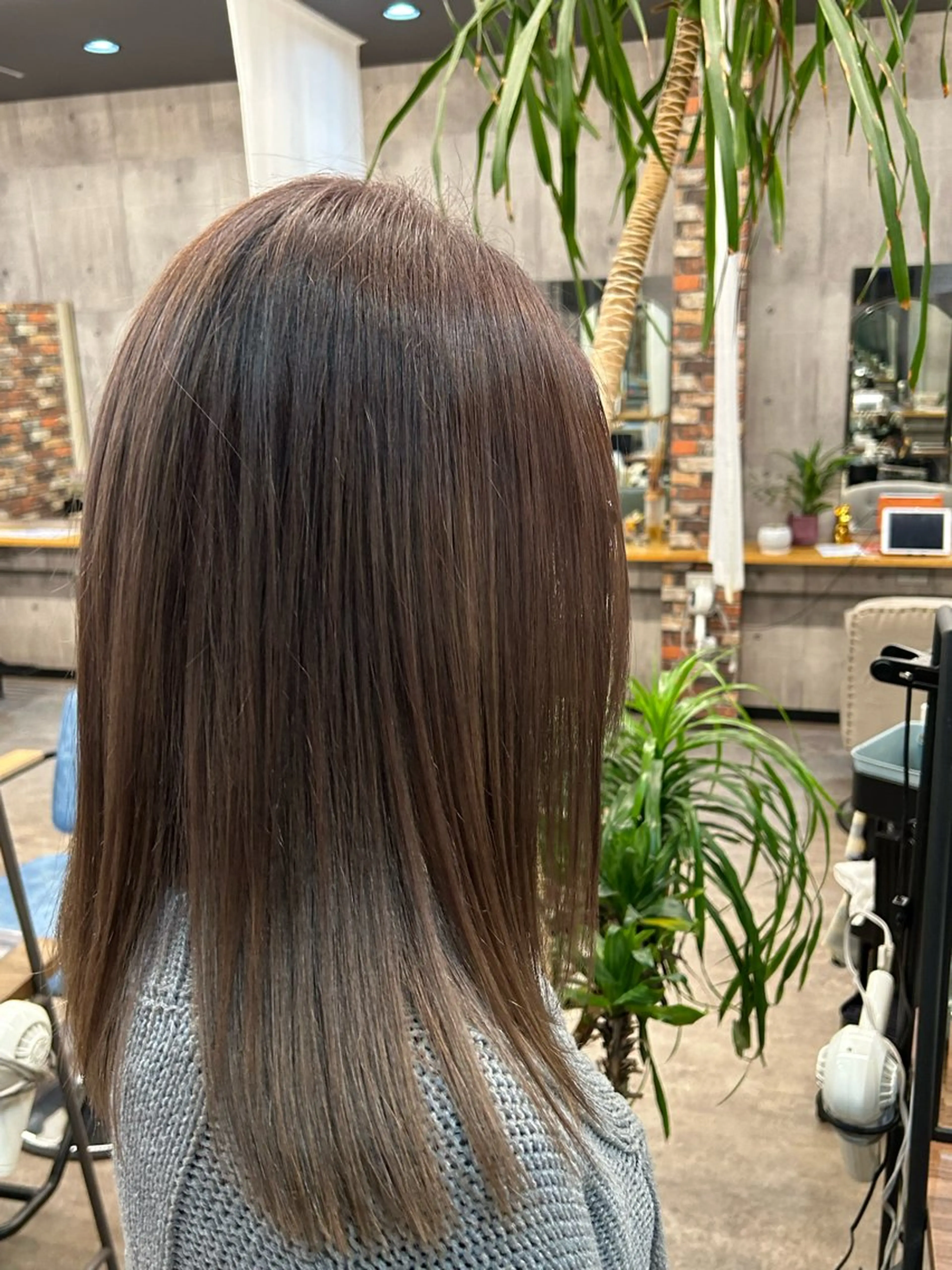 セミロング 松田 沙織のヘアスタイル