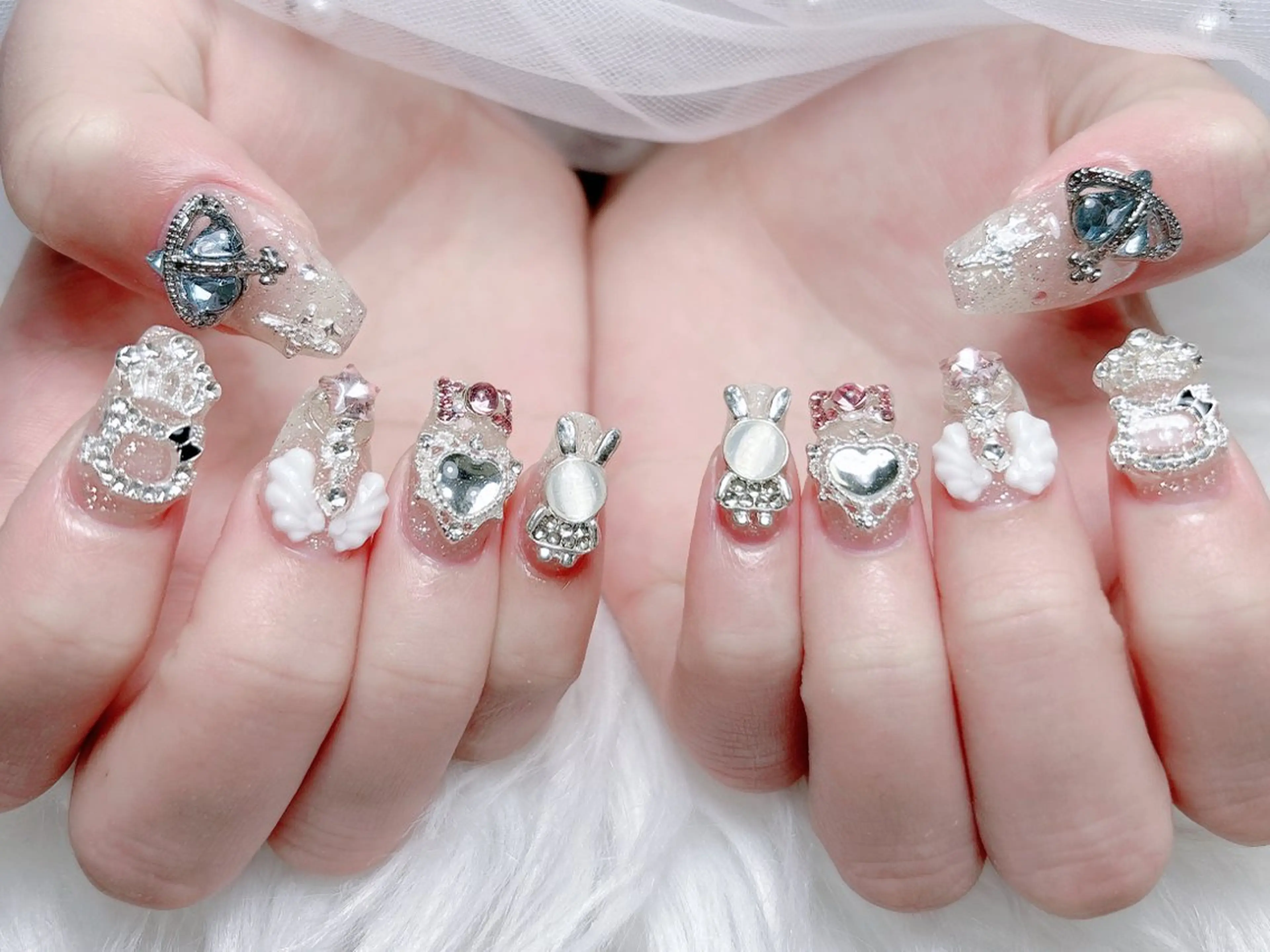 ネイル 成人式 ロングネイル マグネットネイル 大理石ネイル(マーブル) リボン ハンドネイル MoMoA Nail ネイル長さ出し専門店のネイルデザイン