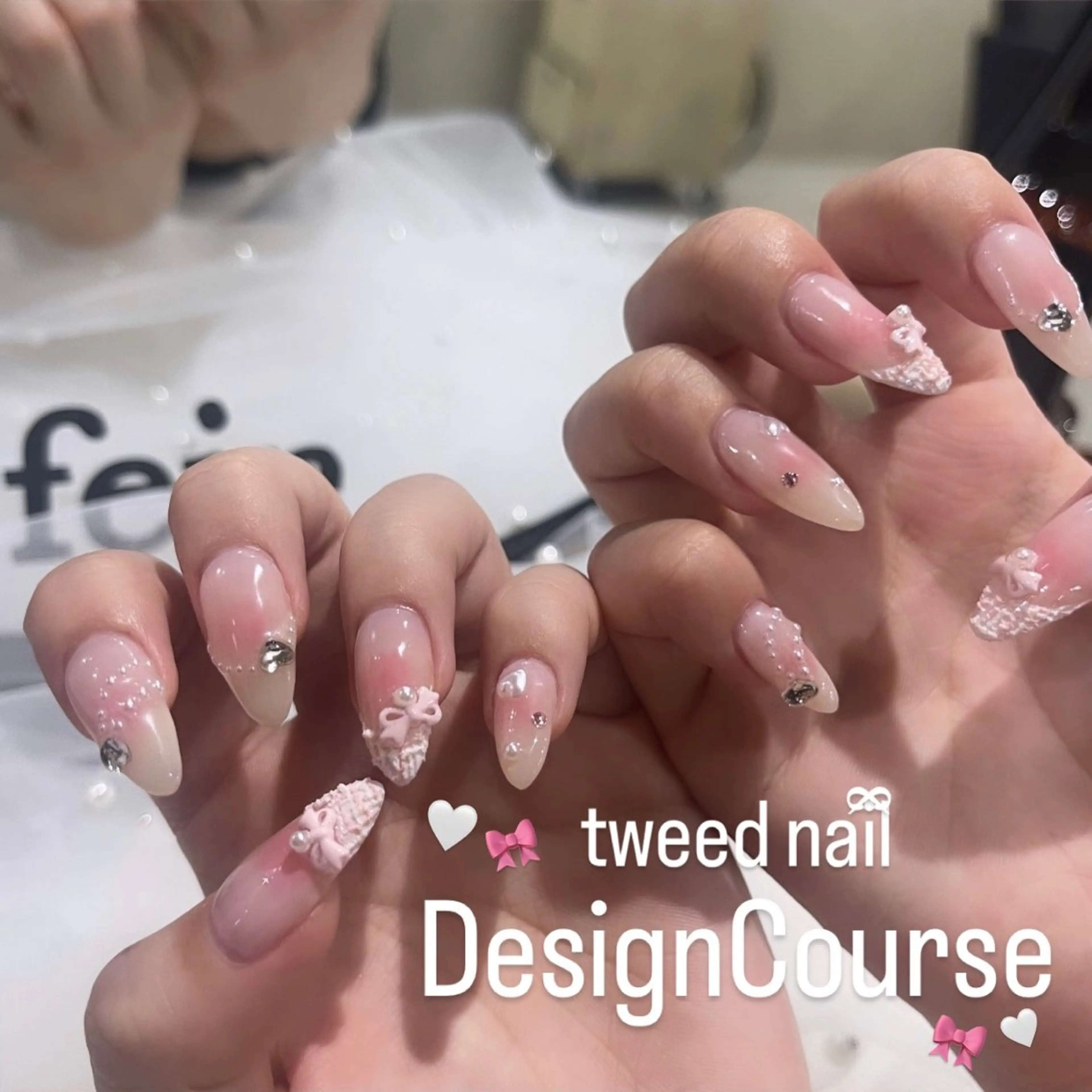 ネイル ツイードネイル ハンドネイル 🧁fein. nana🩵のネイルデザイン