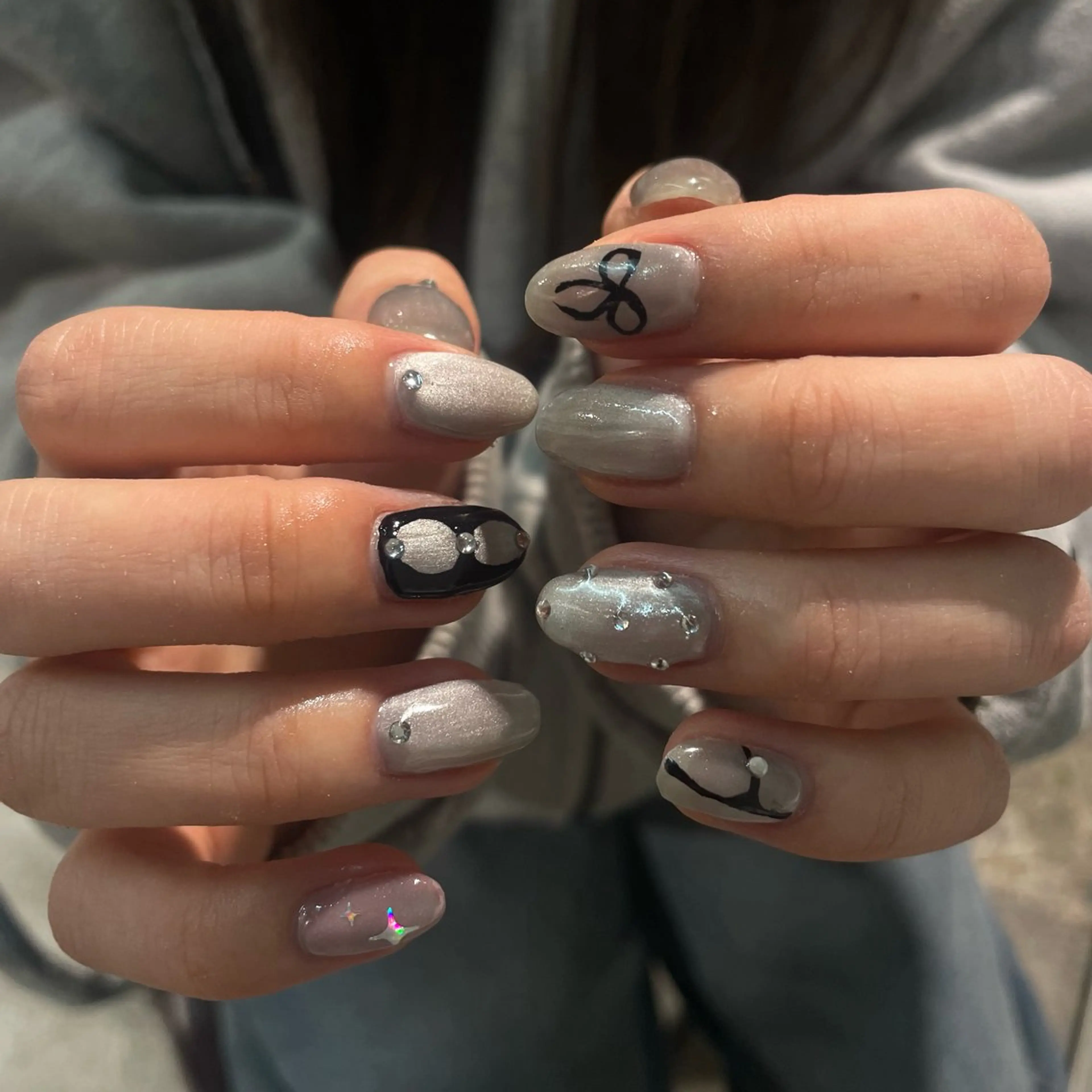 ネイル AMRITA omotesando所属・艶ｶﾗｰ･:*個性派 ﾈｲﾙ🦋mire-のネイルデザイン