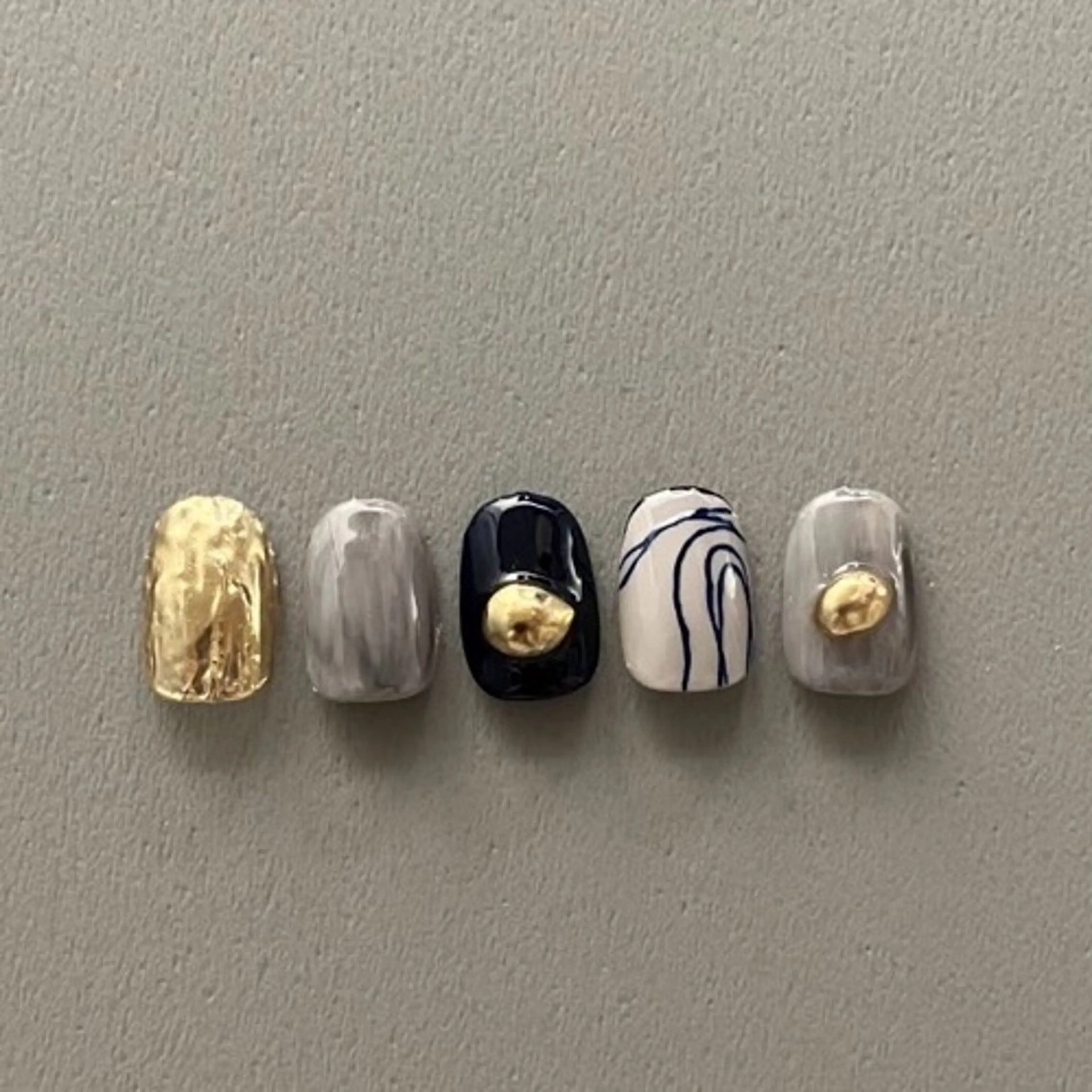 ネイル 中野 茅緩のネイルデザイン