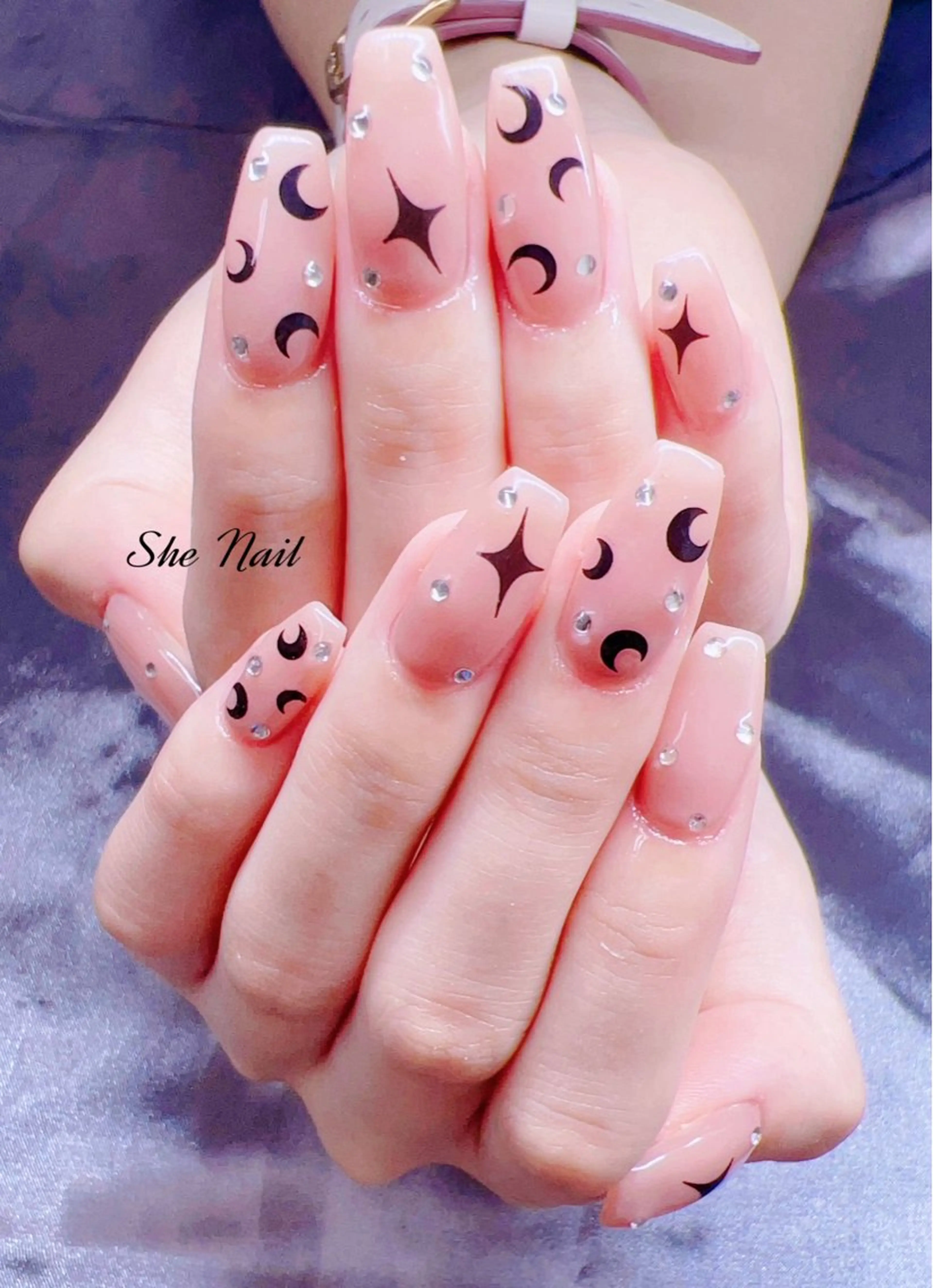 ネイル チークネイル フレンチネイル グラデーション マグネットネイル 持ち込み ハンドネイル She   Nail所属・ISA_ BELLAのネイルデザイン