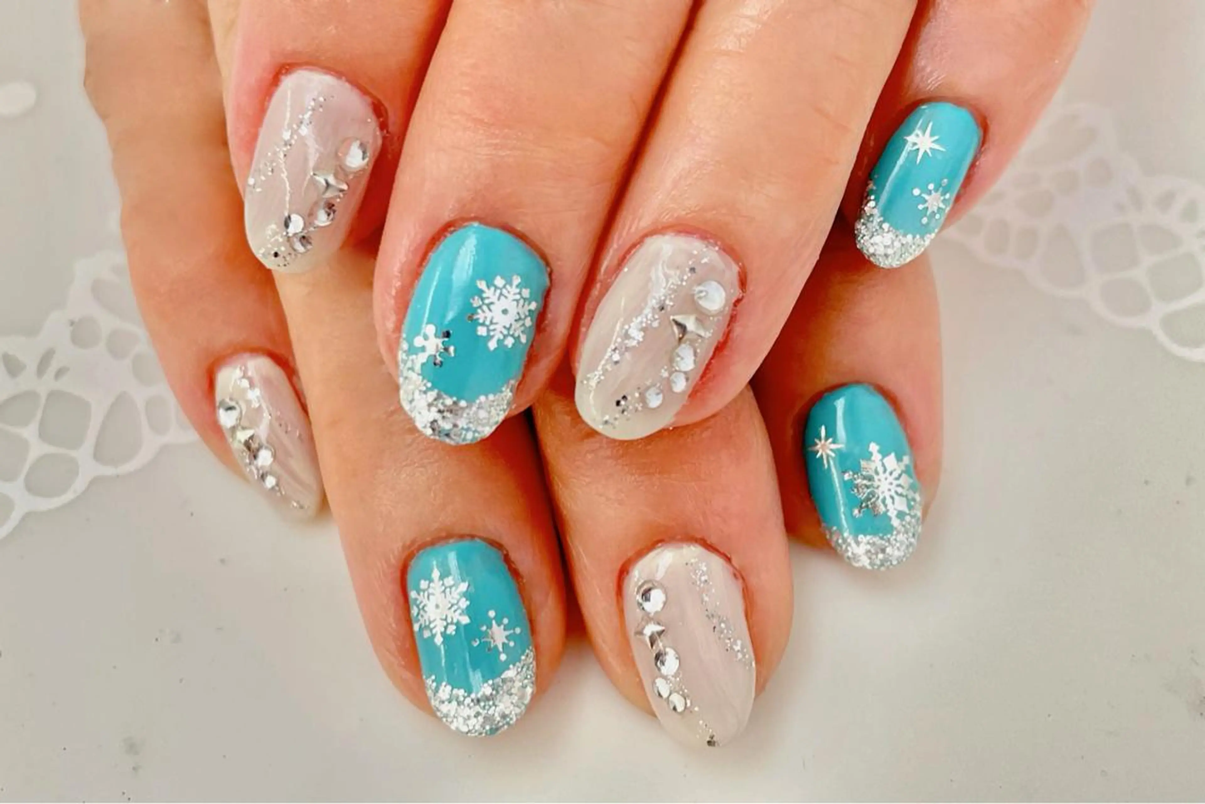 ネイル アートネイル フレンチネイル ジェルネイル ラメ(グリッター) ママリンド　志村坂上店所属・しみ えんのネイルデザイン