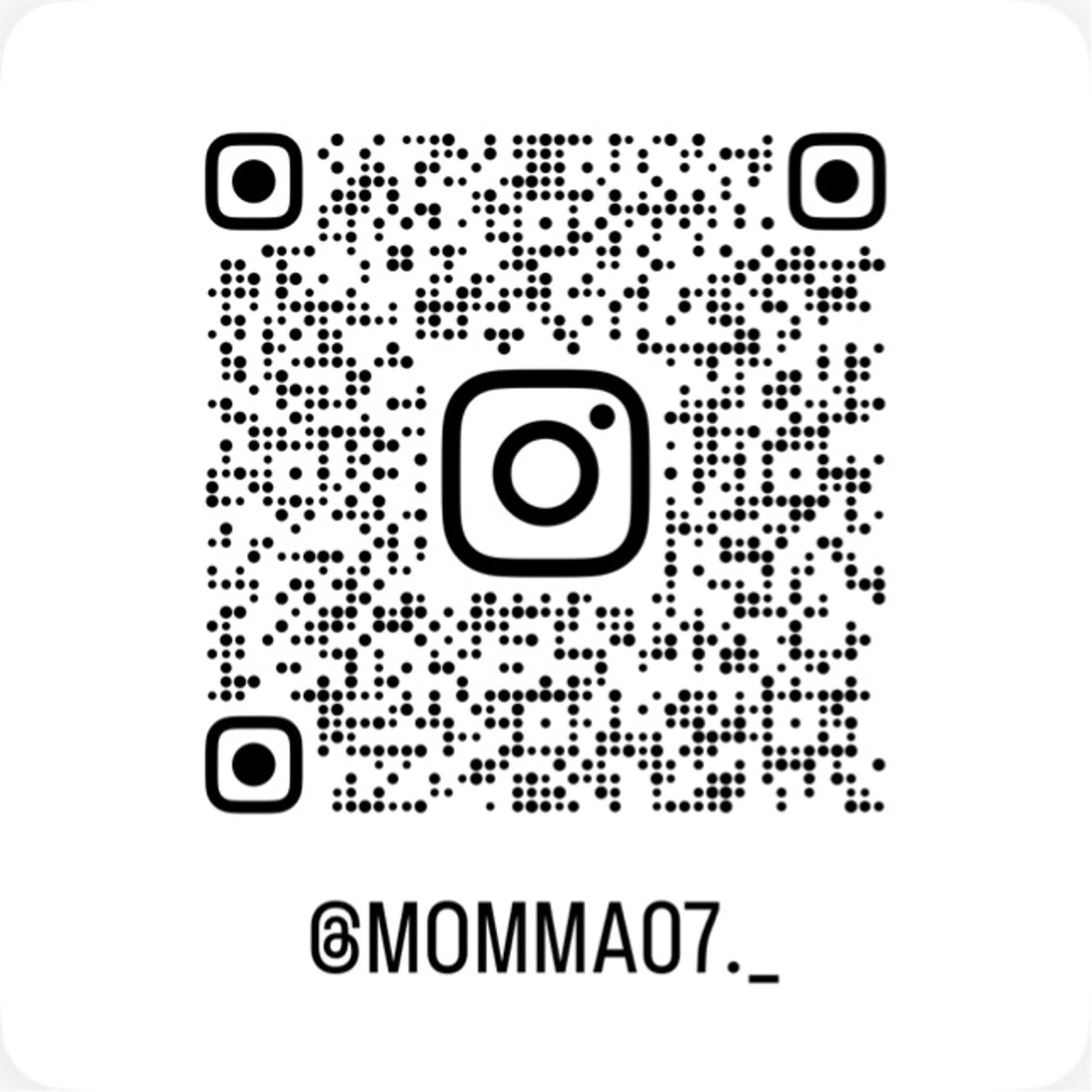 キッズ BAKERSTREET所属・Rowan 門間のマツエク・マツパデザイン