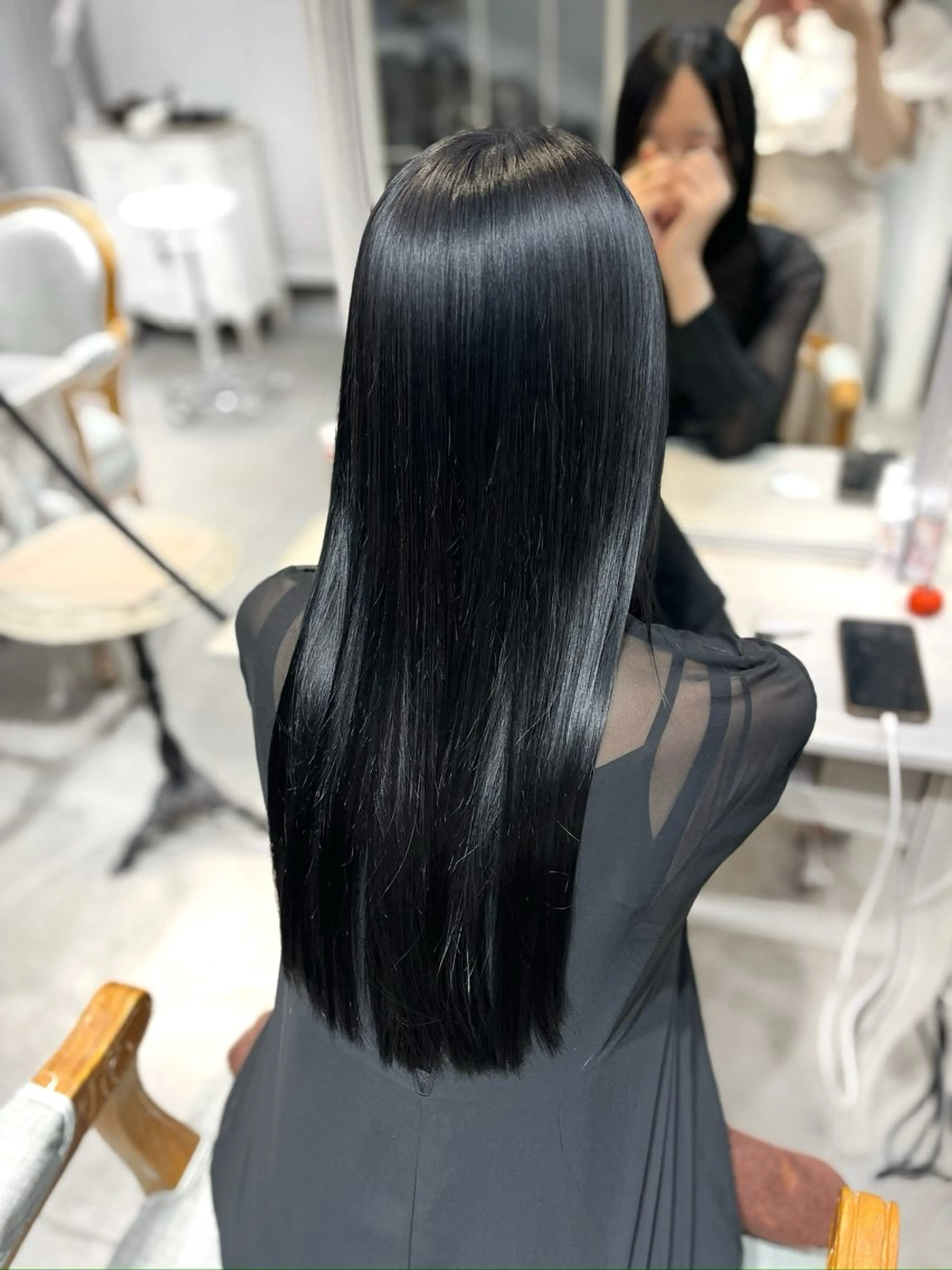 [ ダメージレスで柔らかなツヤ髪に🫧 ]       縮毛矯正  +   ✨ うるつや ✨️ リペアトリートメントの写真