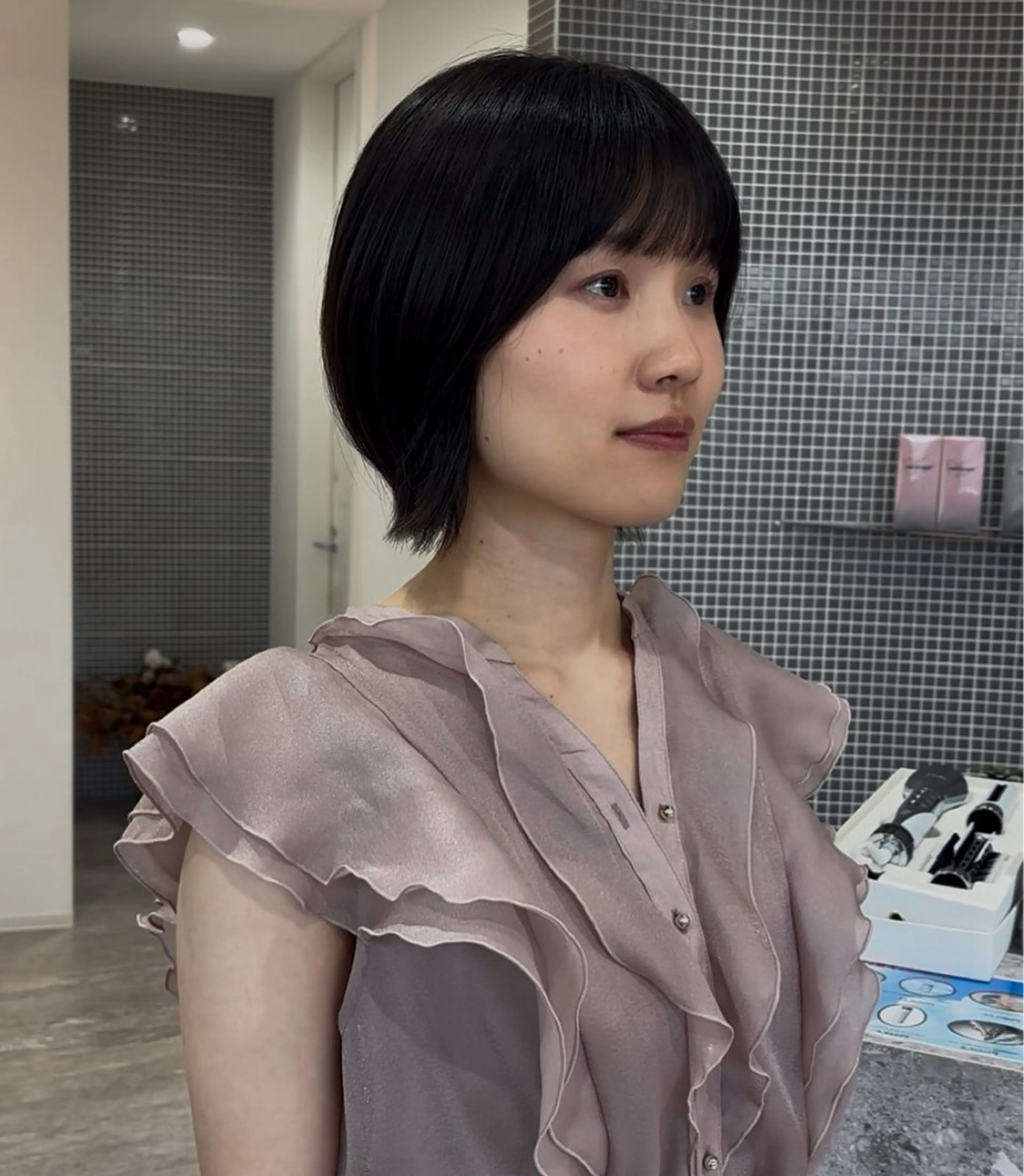 ショート ボブレイヤー ボブ レイヤーカット ハイトーン/レイヤー 艶カラー🎀まおのヘアスタイル