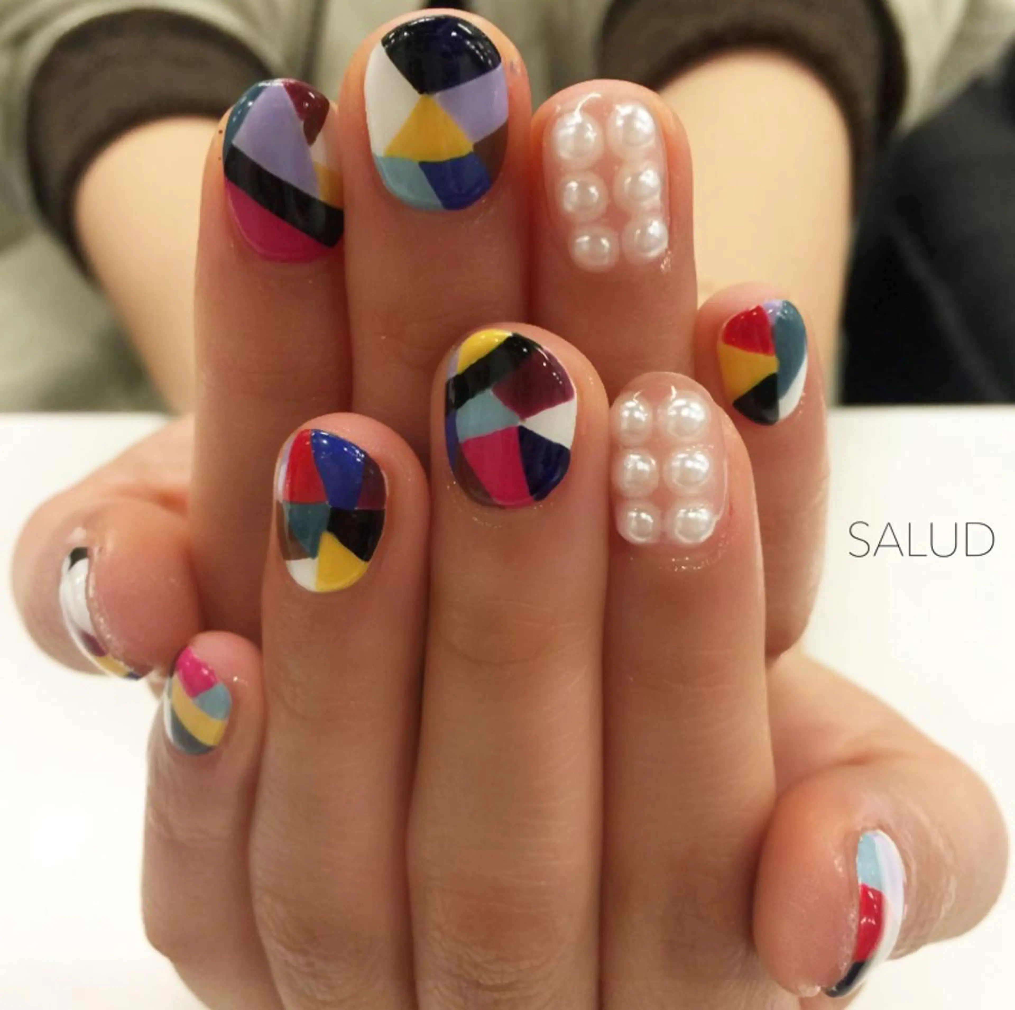 ショート ネイル ハンドネイル Nail Salon SALUDのネイルデザイン