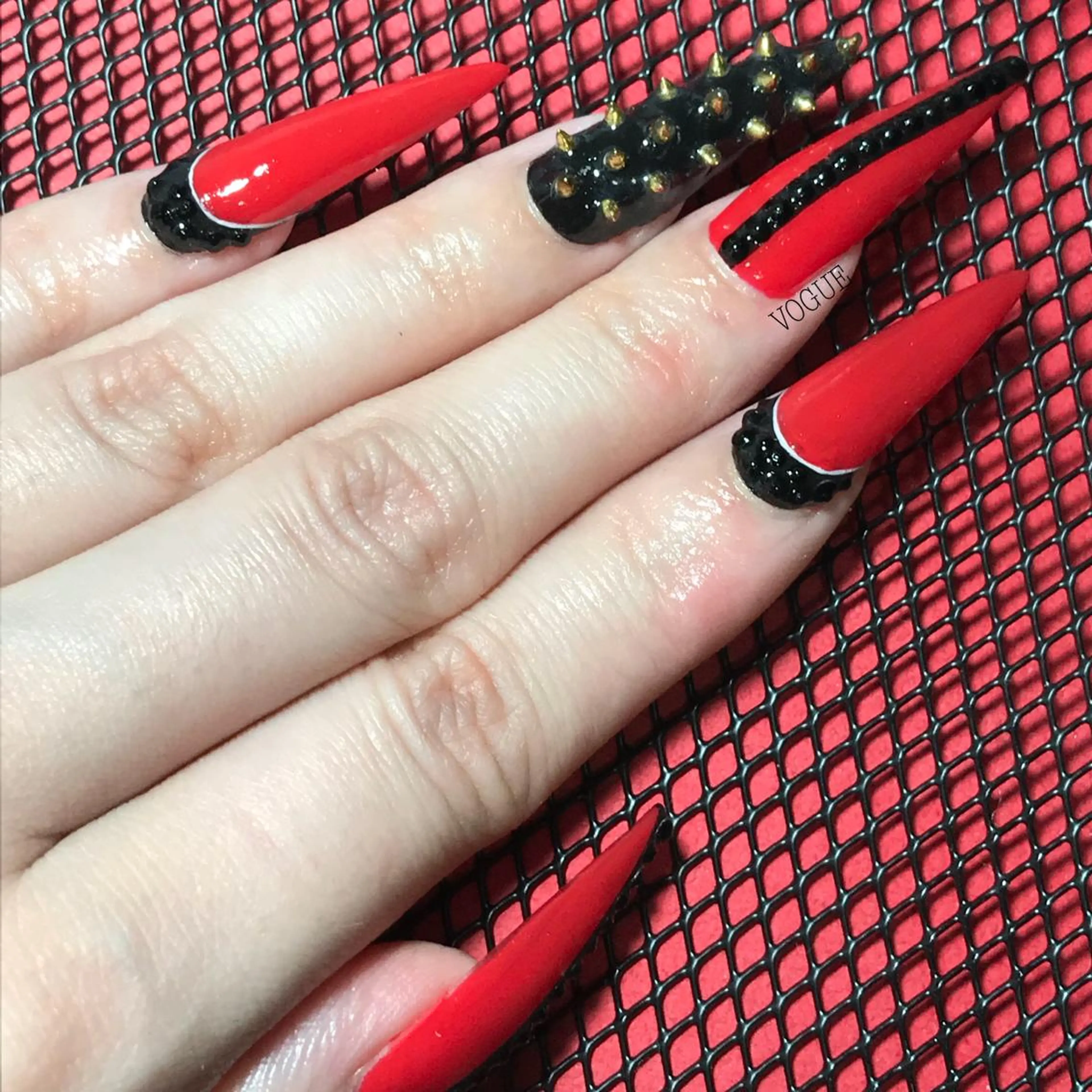 ネイル VOGUE ×SWANのネイルデザイン