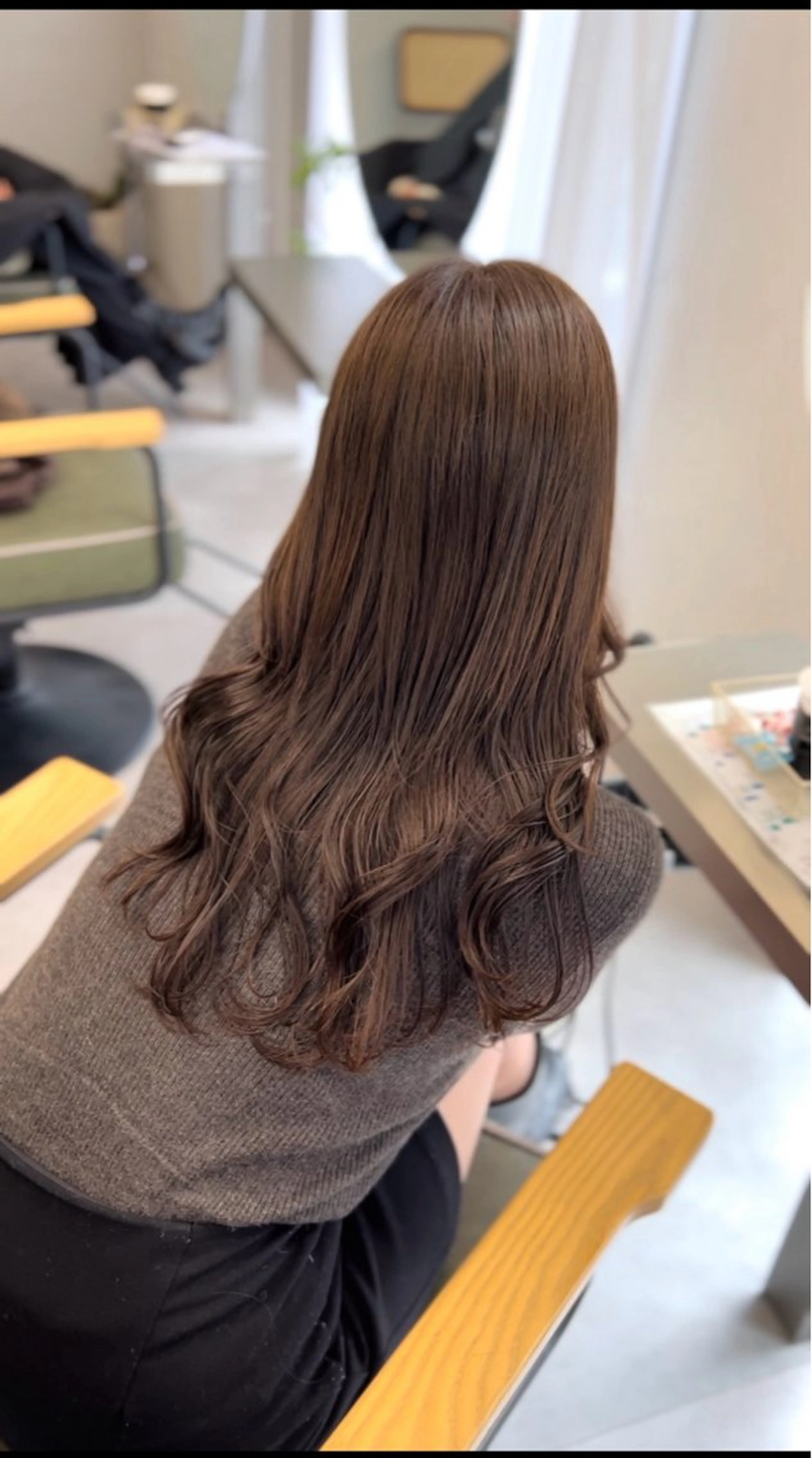 ロング カラー ベージュカラー ブリーチ ブリーチなしカラー 学生 トリートメント 梅田/ベージュ／ 艶カラー／三宅空翔のヘアスタイル