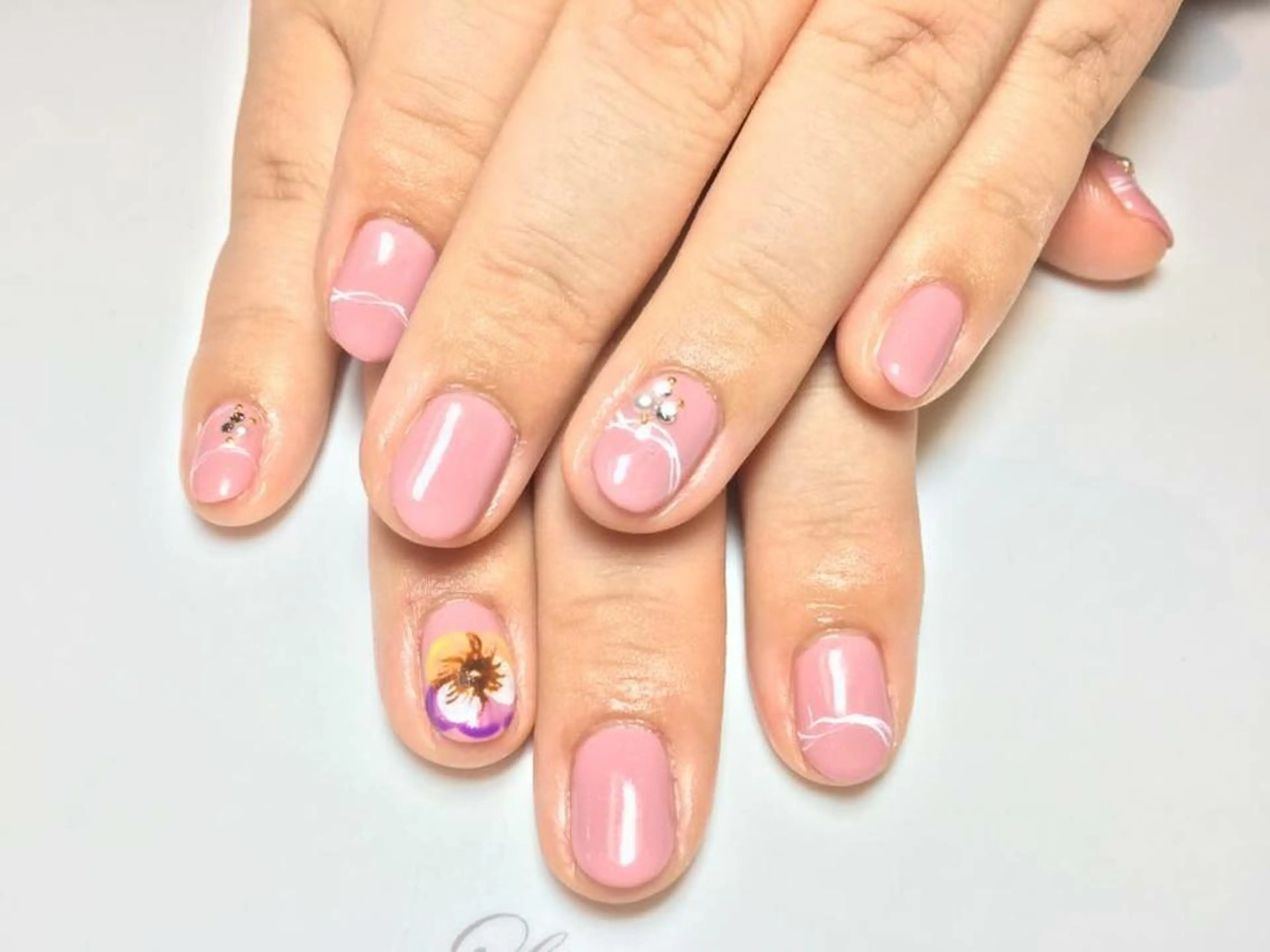 ネイル Li'leaNail AINAのネイルデザイン