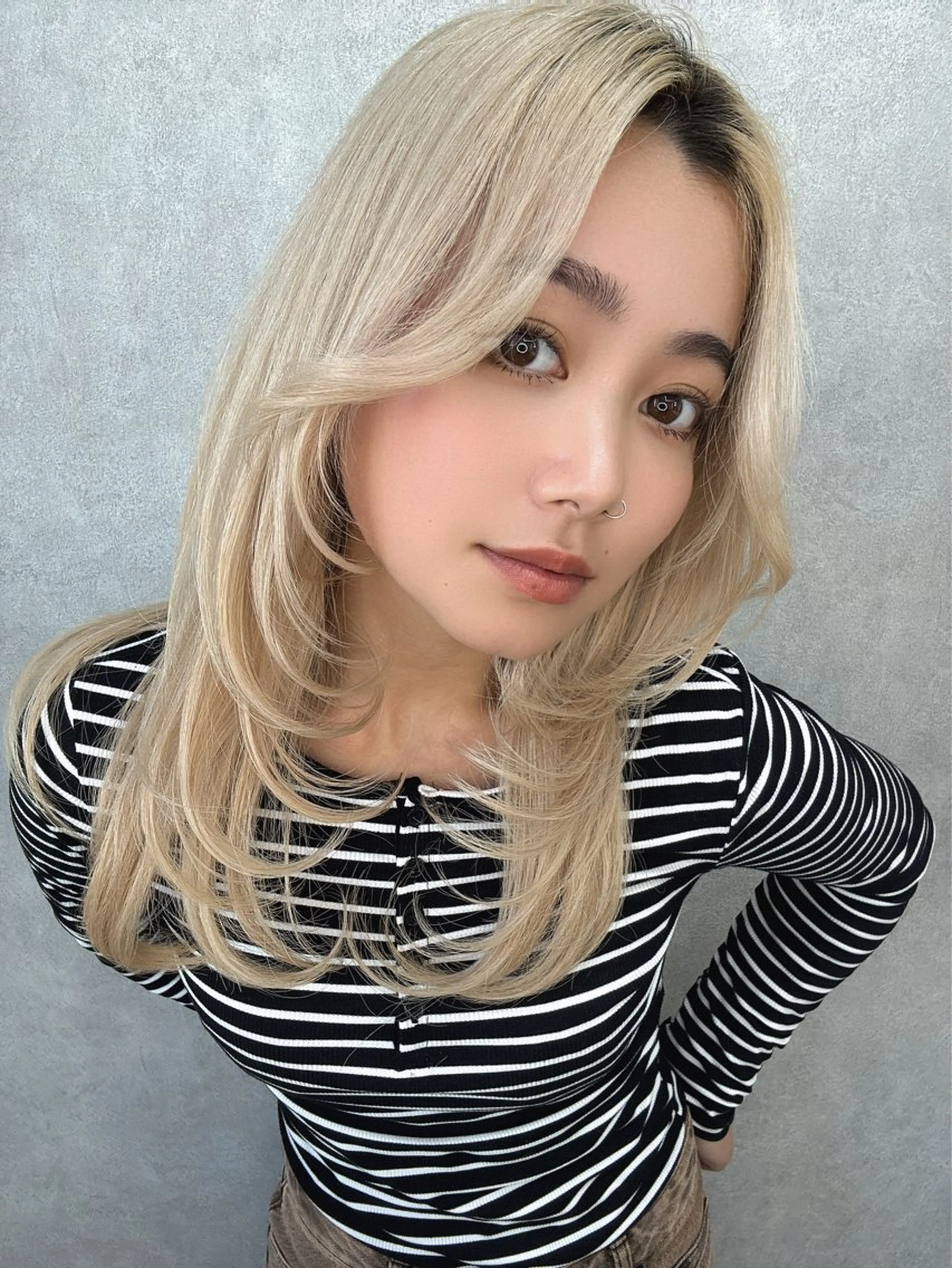 セミロング カラー ハイトーンカラー 韓国風ヘア レイヤーカット シャギー カット ヘアカラー トリートメント ALEAP owl 平野 宏樹のヘアスタイル