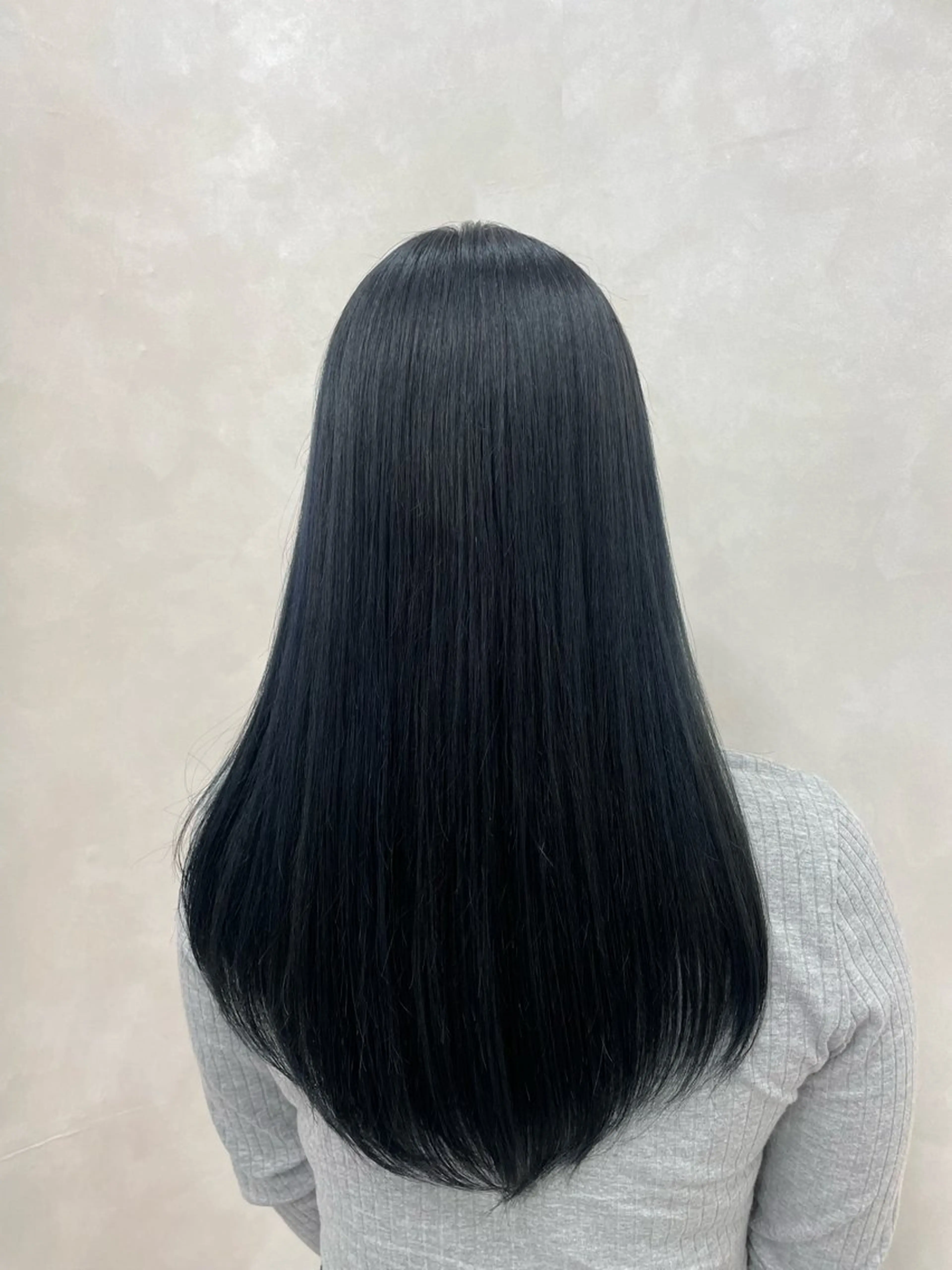 ロング カラー 黒髪 ブルーカラー ブルーブラック 透明感カラー ヘアカラー 🤍韓国ヘア アイナ🤍のヘアスタイル