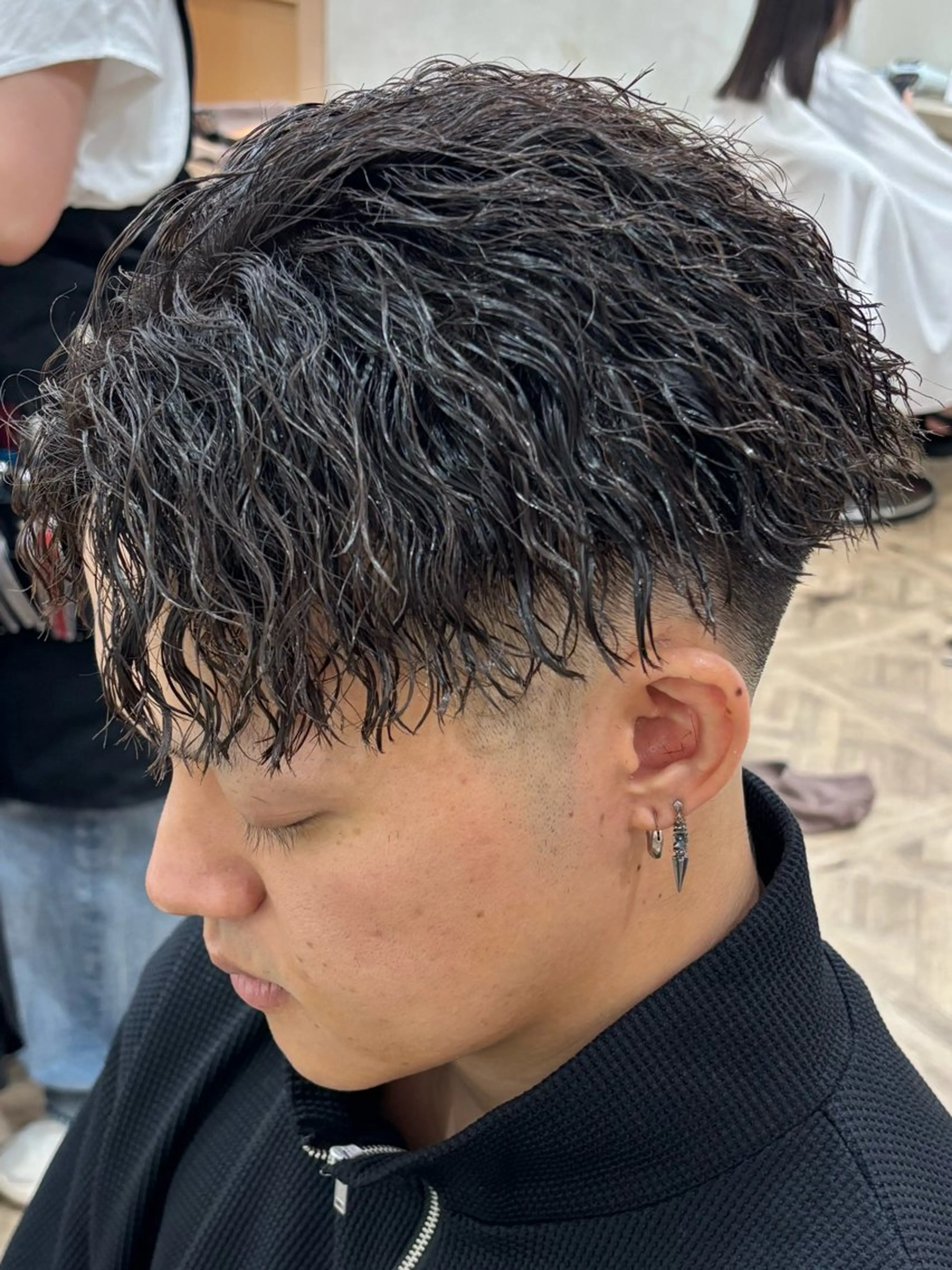 ショート パーマ メンズ メンズパーマ ツイストスパイラルパーマ スパイラルパーマ カット パーマ トリートメント パーマ職人DAIKI ツイスパ/波巻きのヘアスタイル