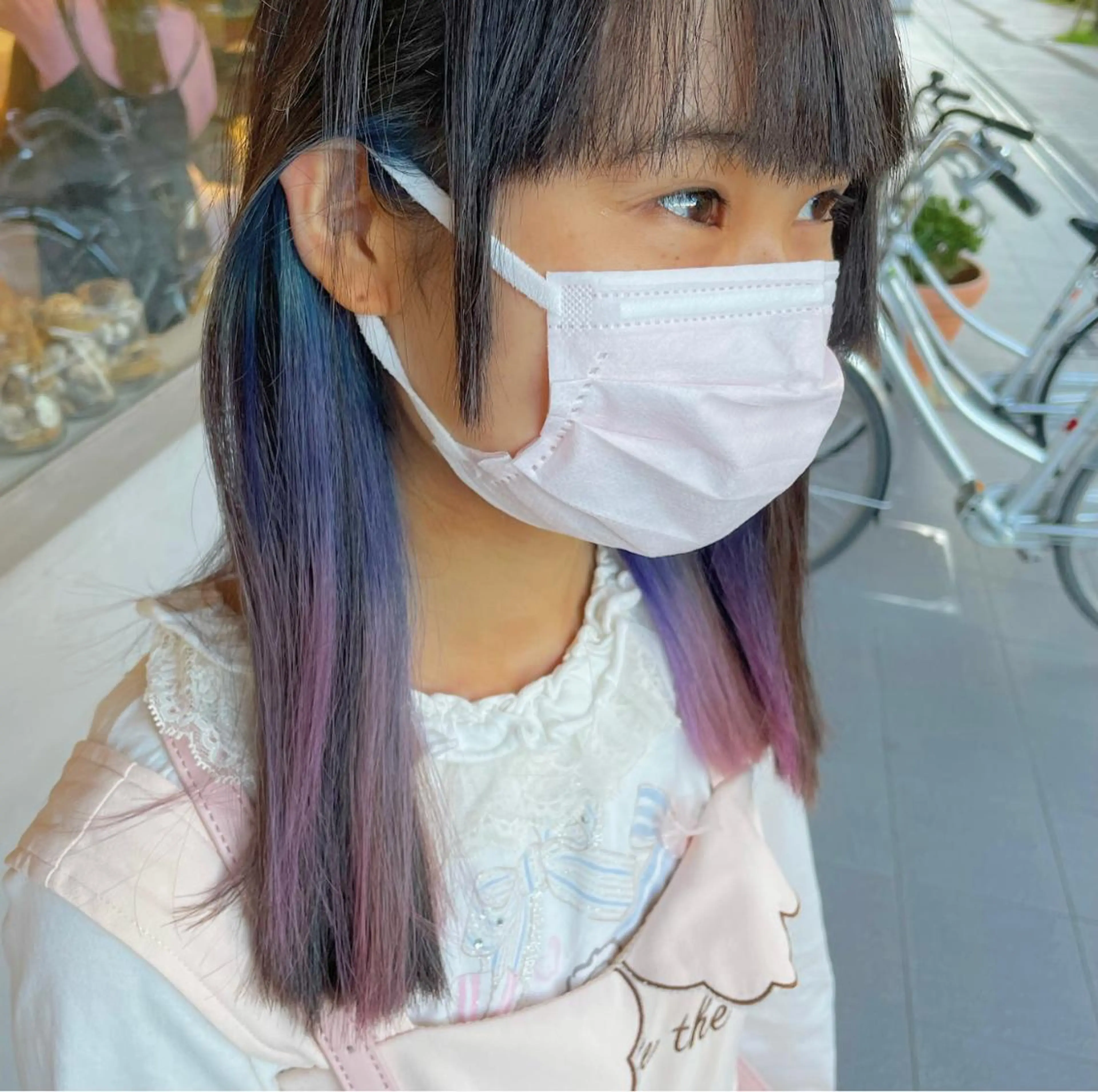 セミロング カラー ヘアカラー 小森 樹奈のヘアスタイル