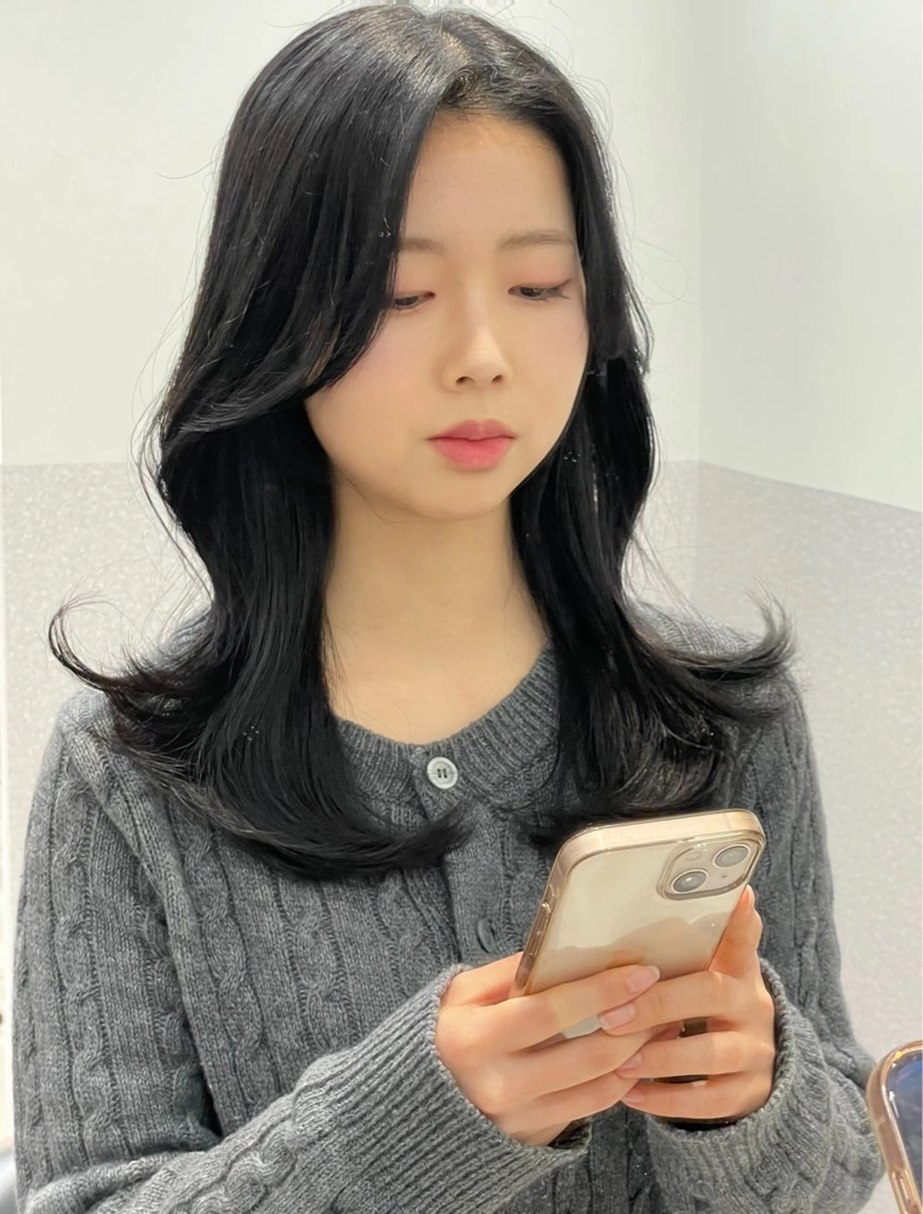 ミディアム ハイレイヤー 韓国風ヘア レイヤーカット カット ヘアカラー トリートメント ❤︎︎韓国ヘア❤︎︎ 𝑺𝒉𝒊𝒉𝒐のヘアスタイル