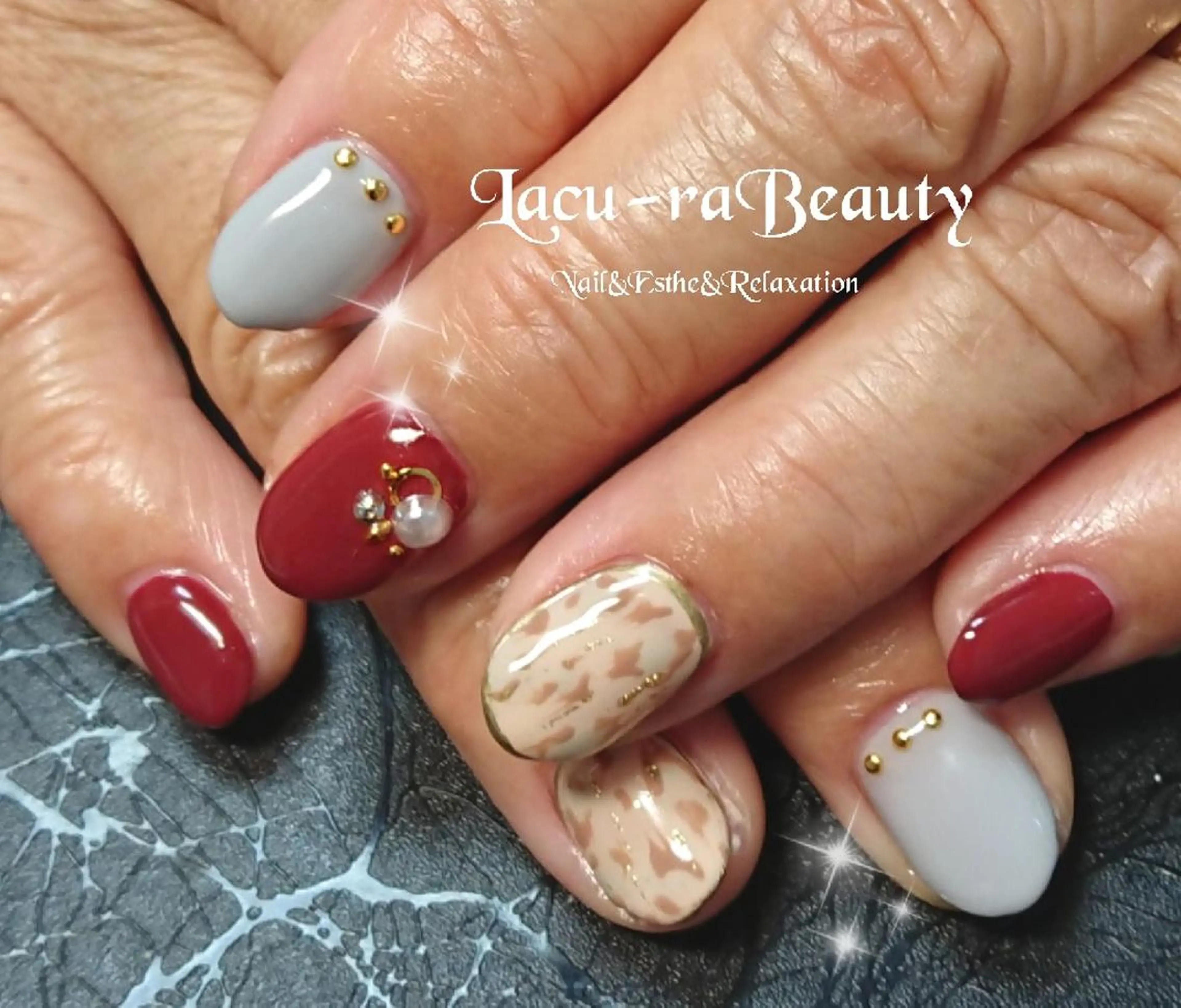 ネイル 小顔と腸の専門店 ラクーラビューティのエステ・リラクイメージ