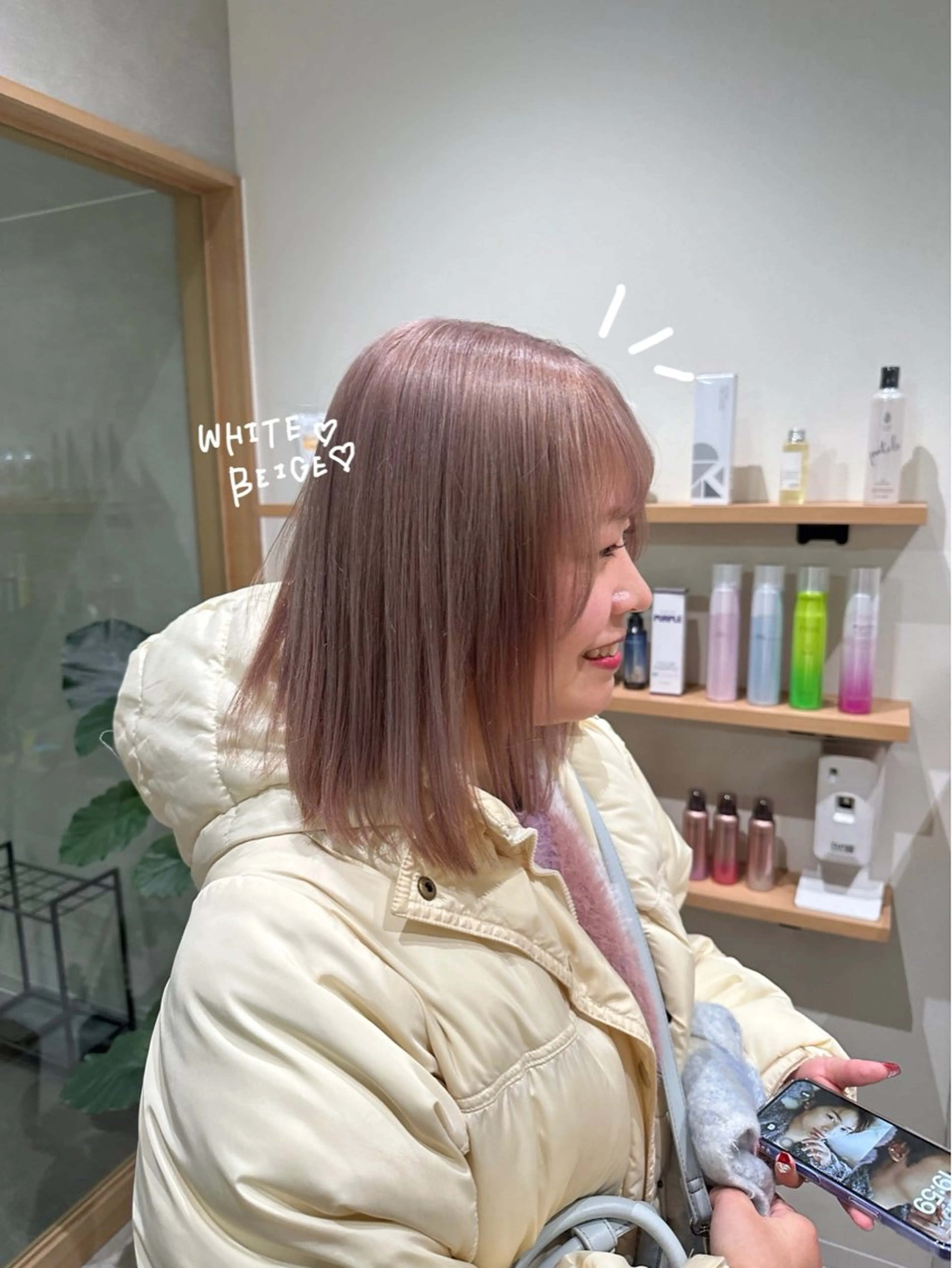 ミディアム カラー ベージュカラー ホワイトベージュ カット ヘアカラー regalo Acari🍎のヘアスタイル