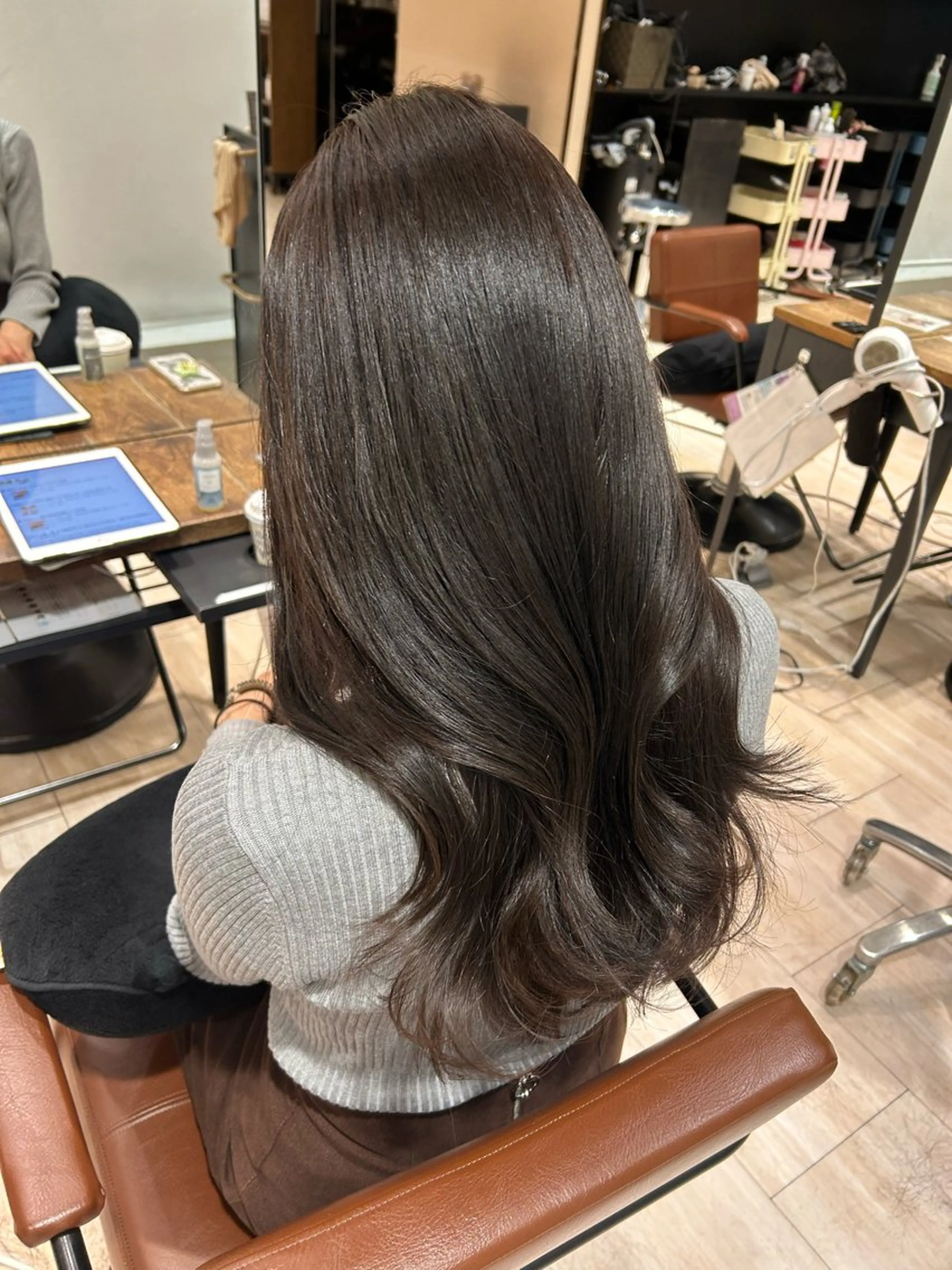 カラー グレージュ 🎀大竹美侑／顔まわ りカット／レイヤーのヘアスタイル