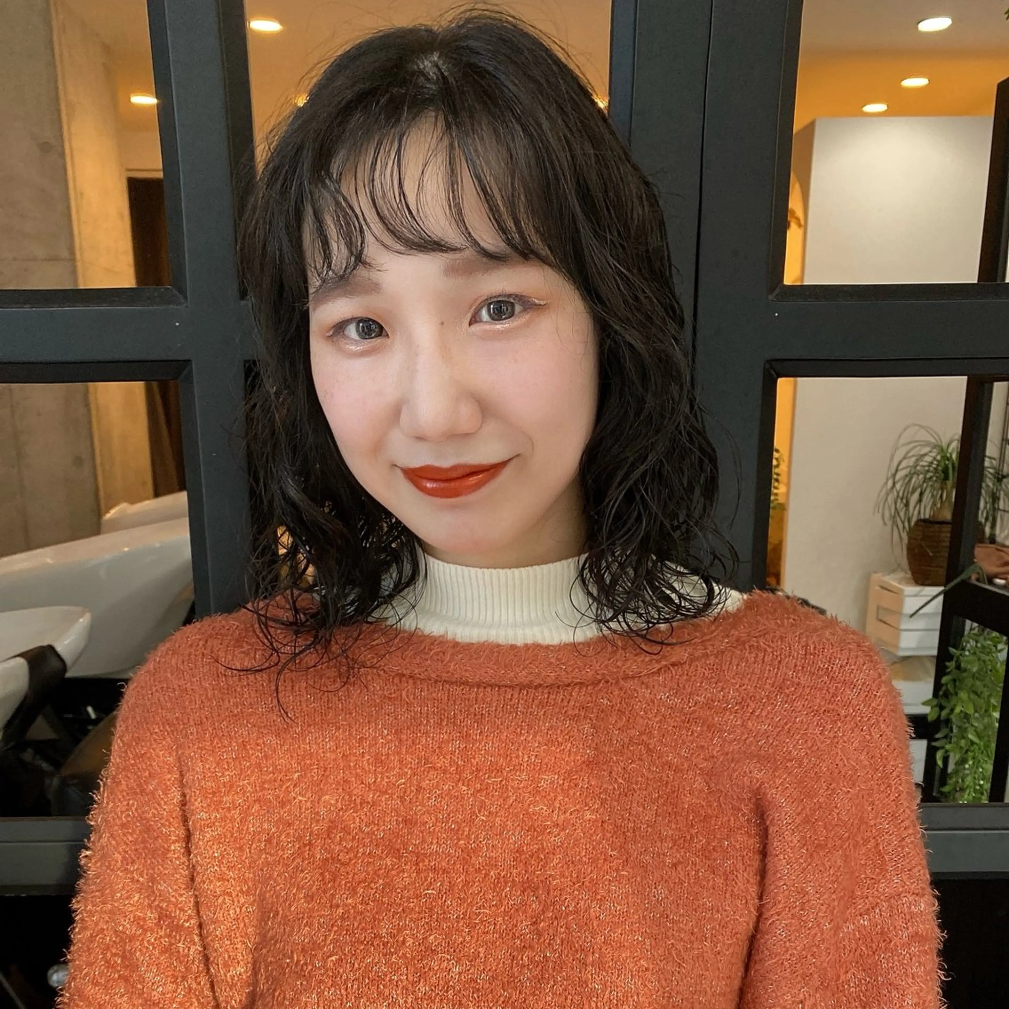 ミディアム ミディアムパーマ ハイライト 髪質改善 レイヤーカット カット ヘアカラー トリートメント また会いたくなる 美容師【KENTA】のヘアスタイル