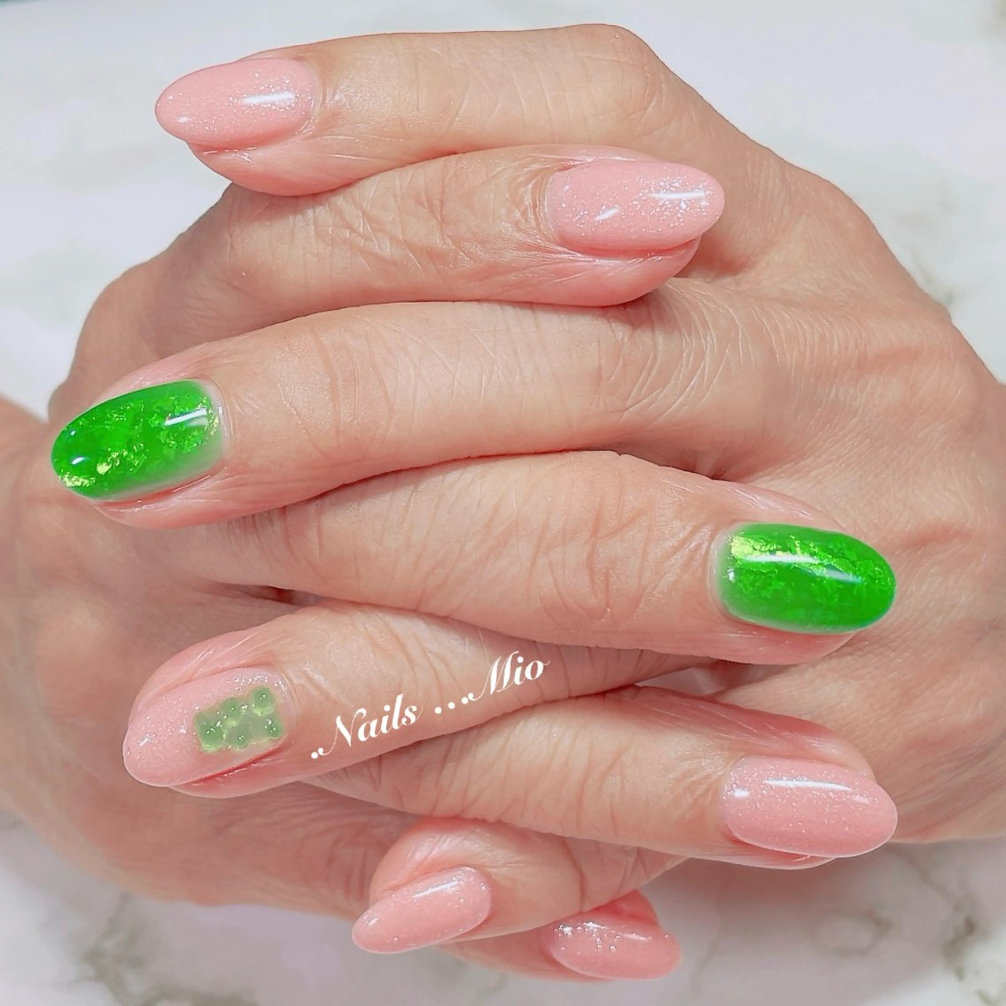 ネイル アートネイル ジェルネイル ワンカラーネイル 赤色 .Nails Mio 赤羽西ネイルサロンのネイルデザイン