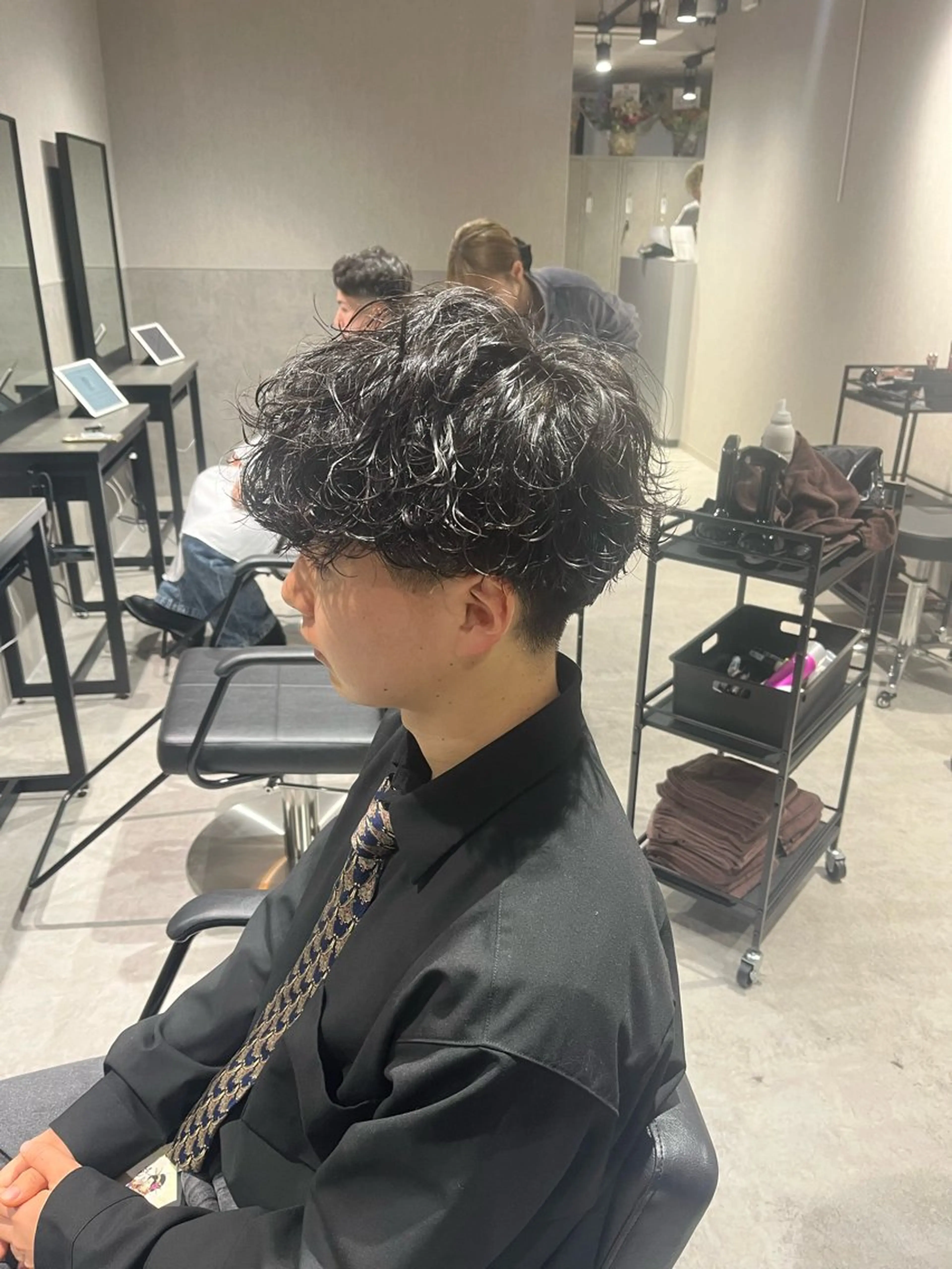 ショート カラー パーマ メンズ カット パーマ 【シャドウパーマ センターパート】義心のヘアスタイル