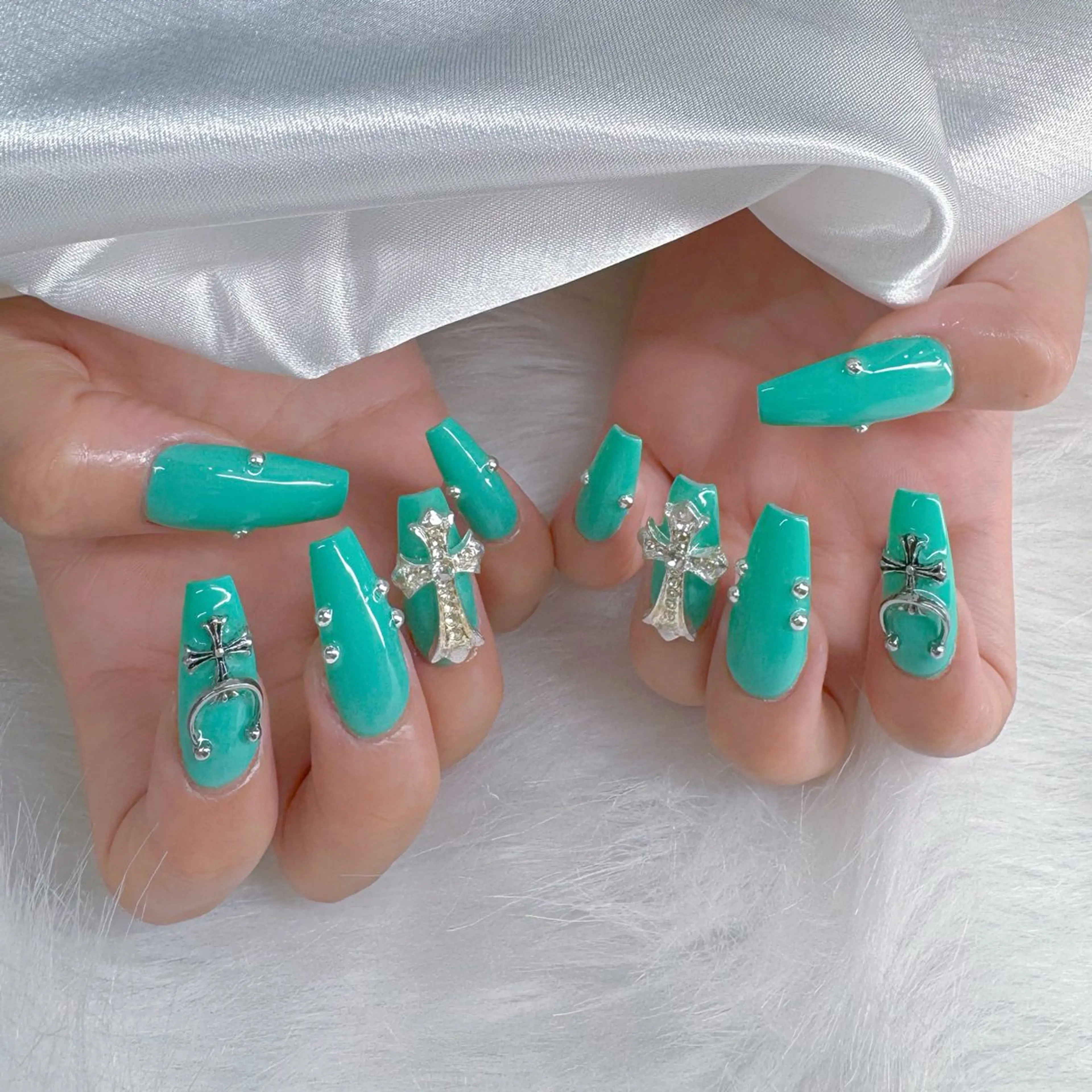 ネイル オーロラネイル フレンチネイル ハート 韓国ネイル レース ハンドネイル Melody Nail所属・Melody  3D/スカルプ専門店のネイルデザイン