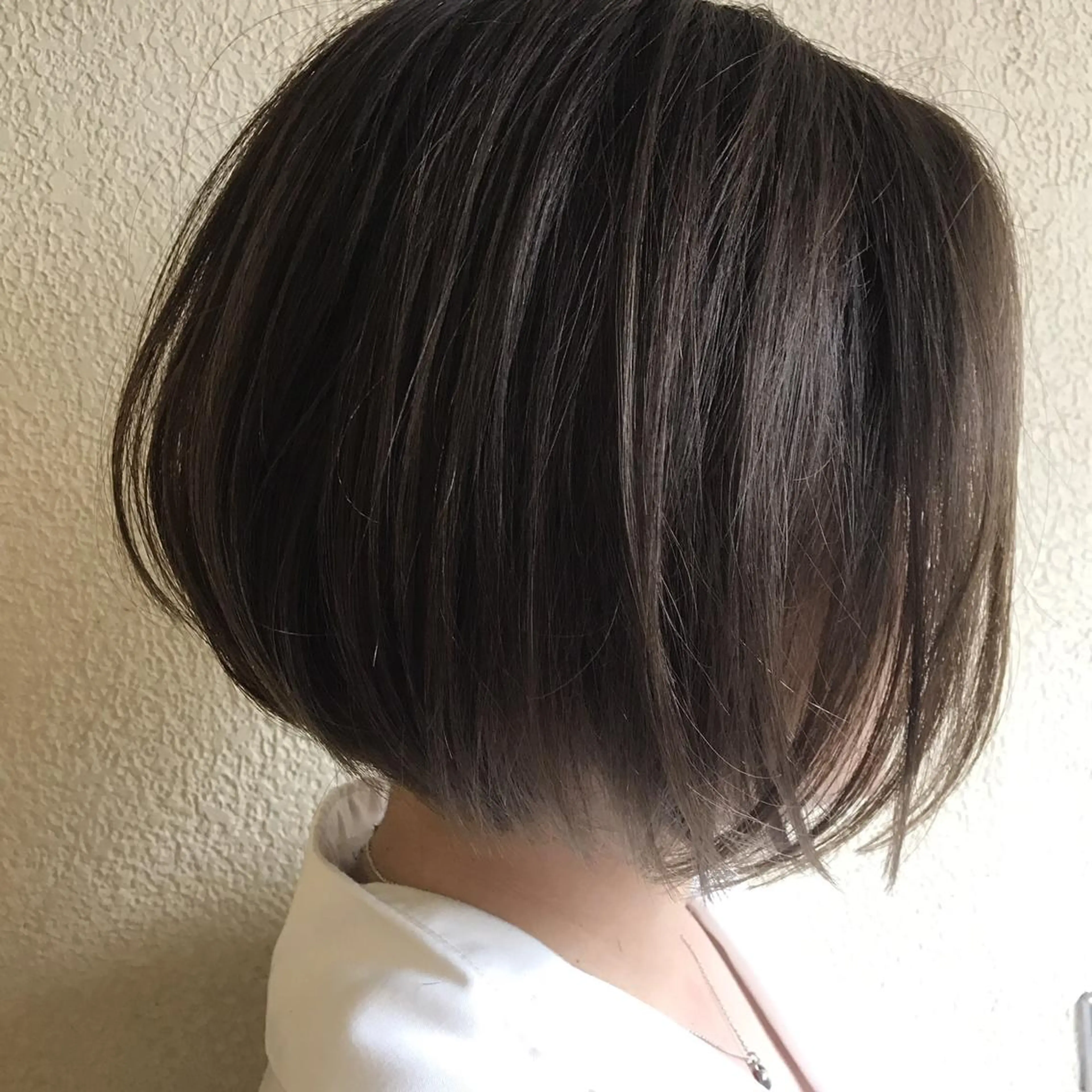 ショート カラー ブリーチ グラデーションカラー ボブ analogue所属・u harukaのヘアスタイル