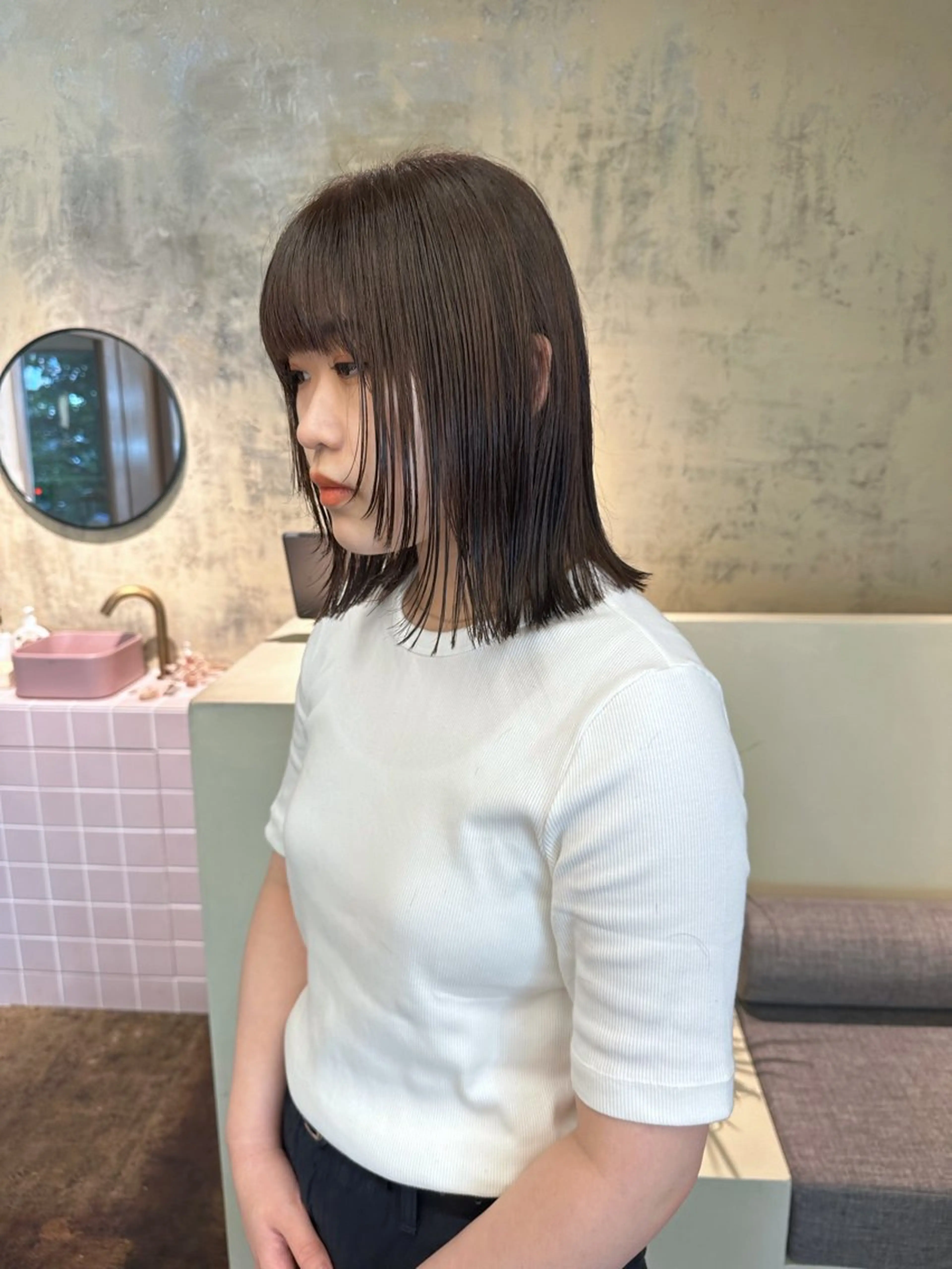 ミディアム カラー ブリーチ 透明感カラー ブリーチなしカラー オリーブカラー 顔まわりレイヤー カット ヘアカラー トリートメント yupi🐈⬛ レイヤー/パーマのヘアスタイル