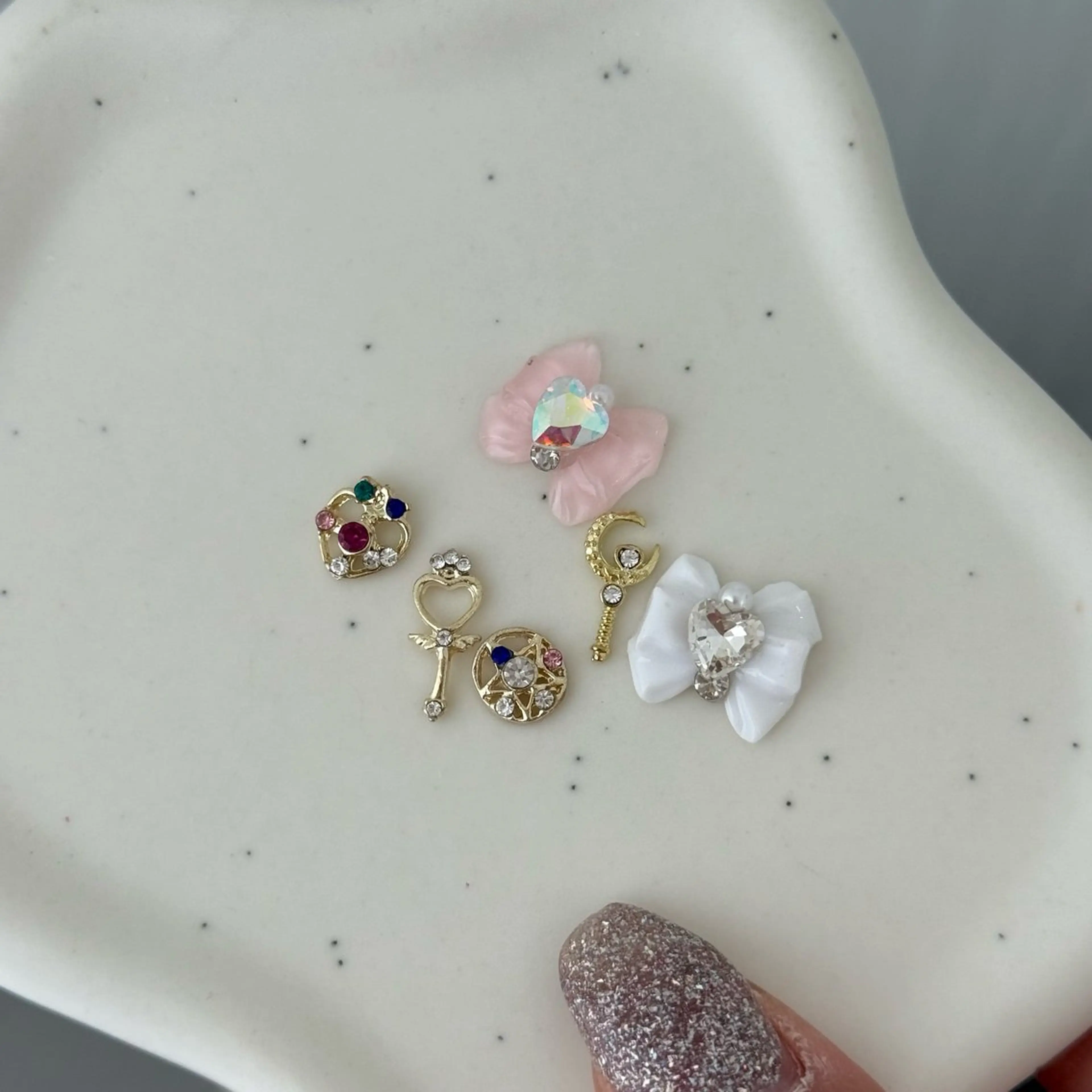 ネイル ストーンネイル ハンドネイル Pretty【プリティー】所属・神戸三宮pretty プリティーのマツエク・マツパデザイン