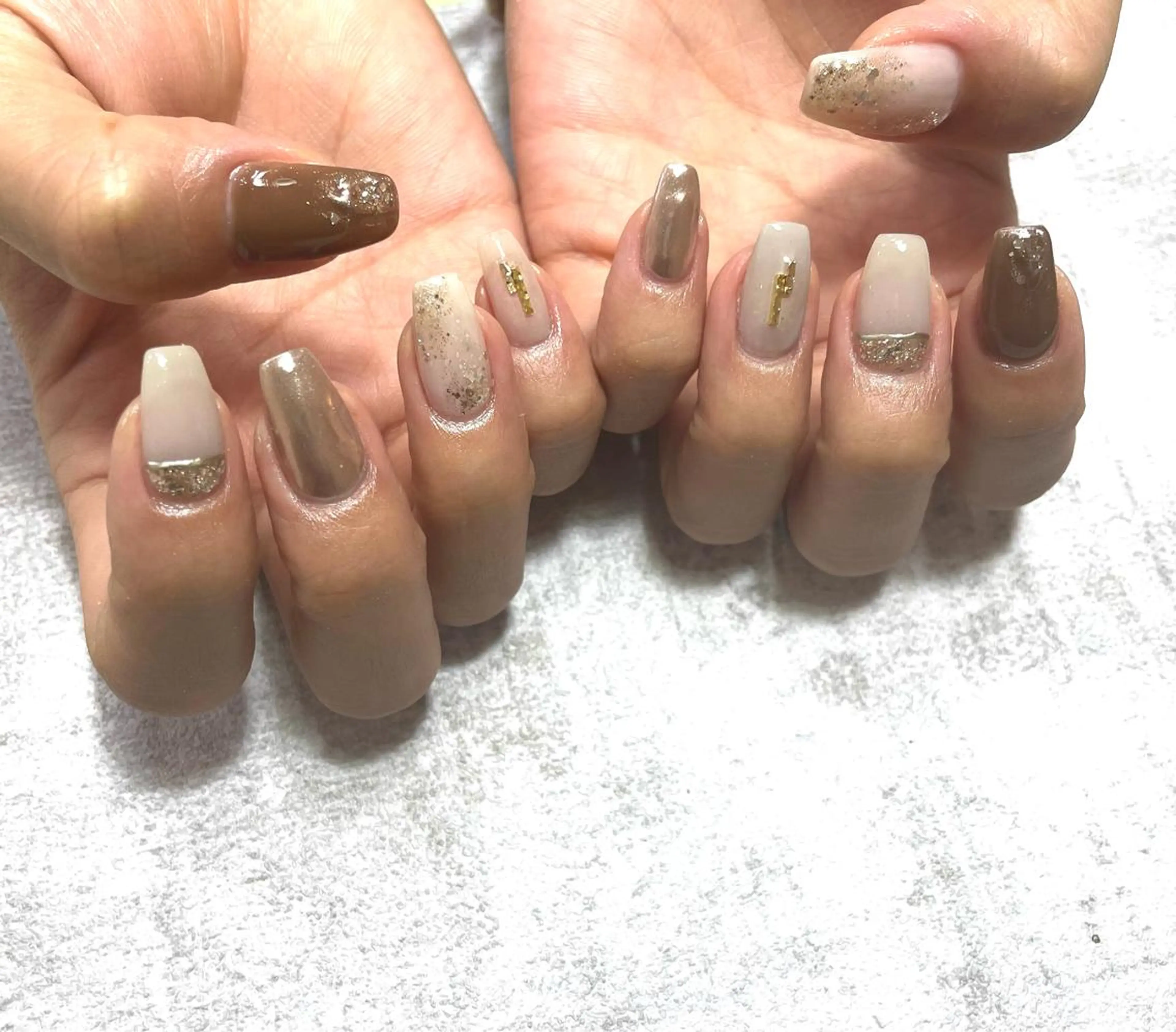 ネイル May.by Charme  Hのネイルデザイン