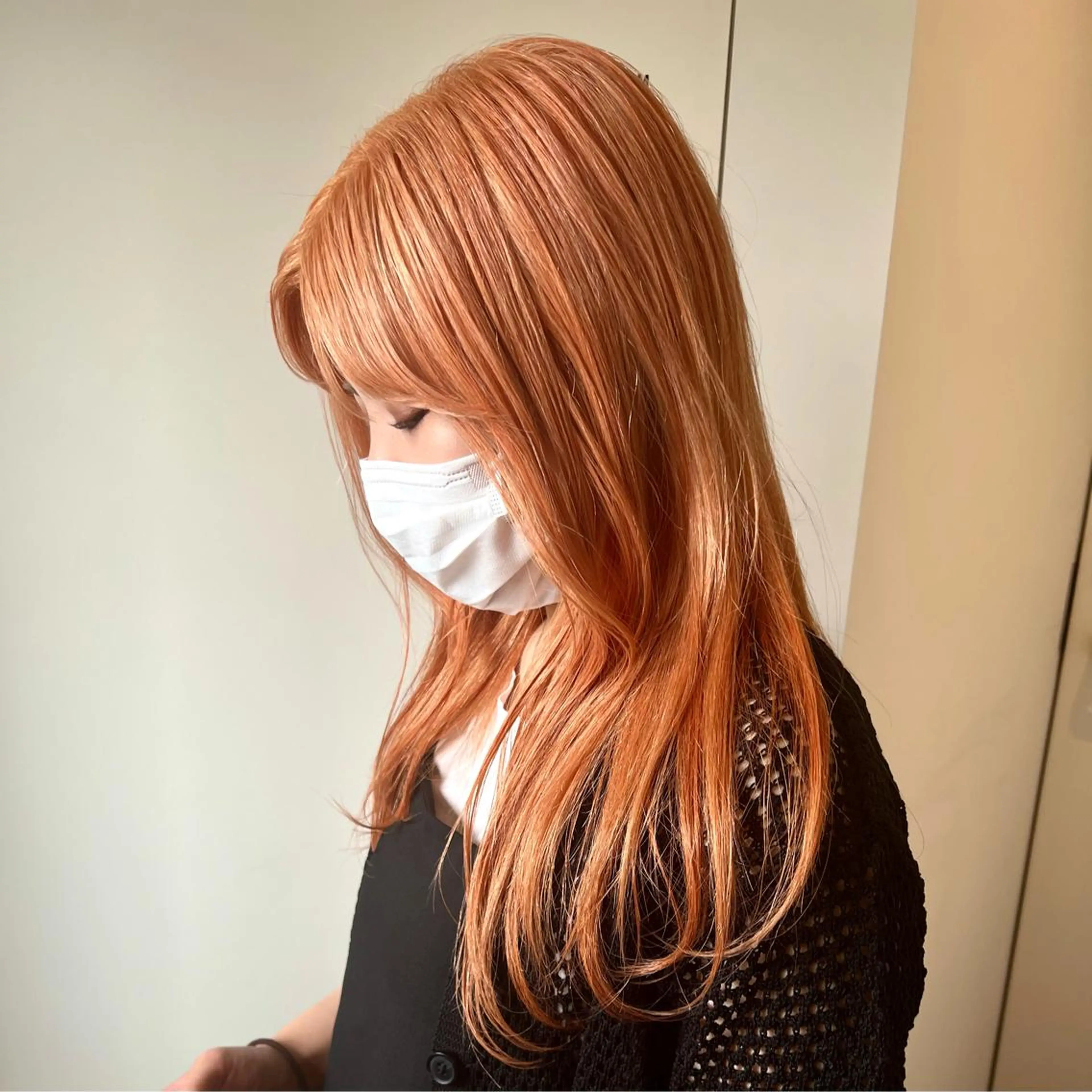 ミディアム カラー ベージュカラー オレンジ RAIMA ハイトーン/レイヤーのヘアスタイル