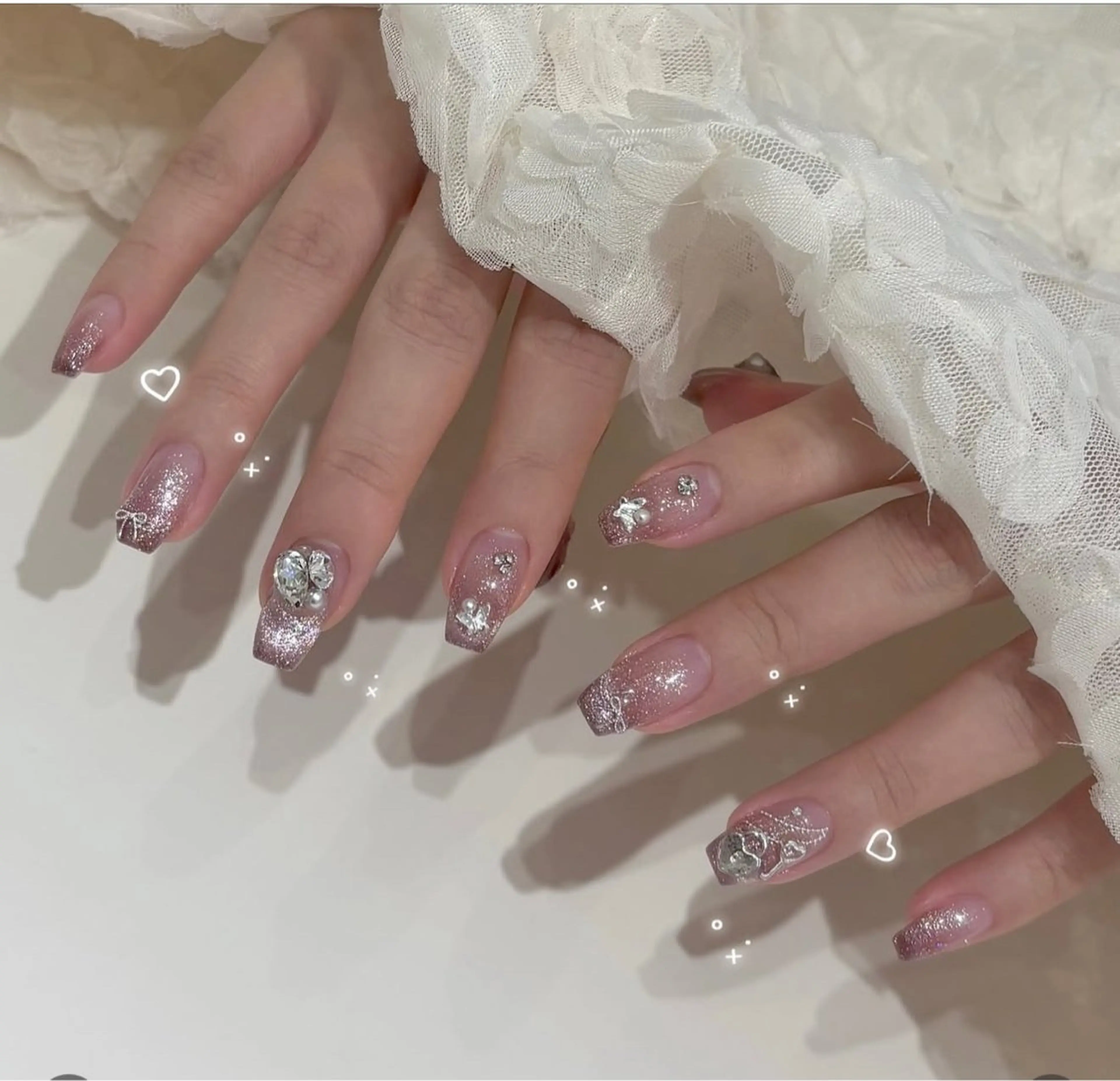 ネイル アニマル柄 オーロラネイル チークネイル フラッシュネイル ジェルネイル Lyna 池袋のネイルデザイン