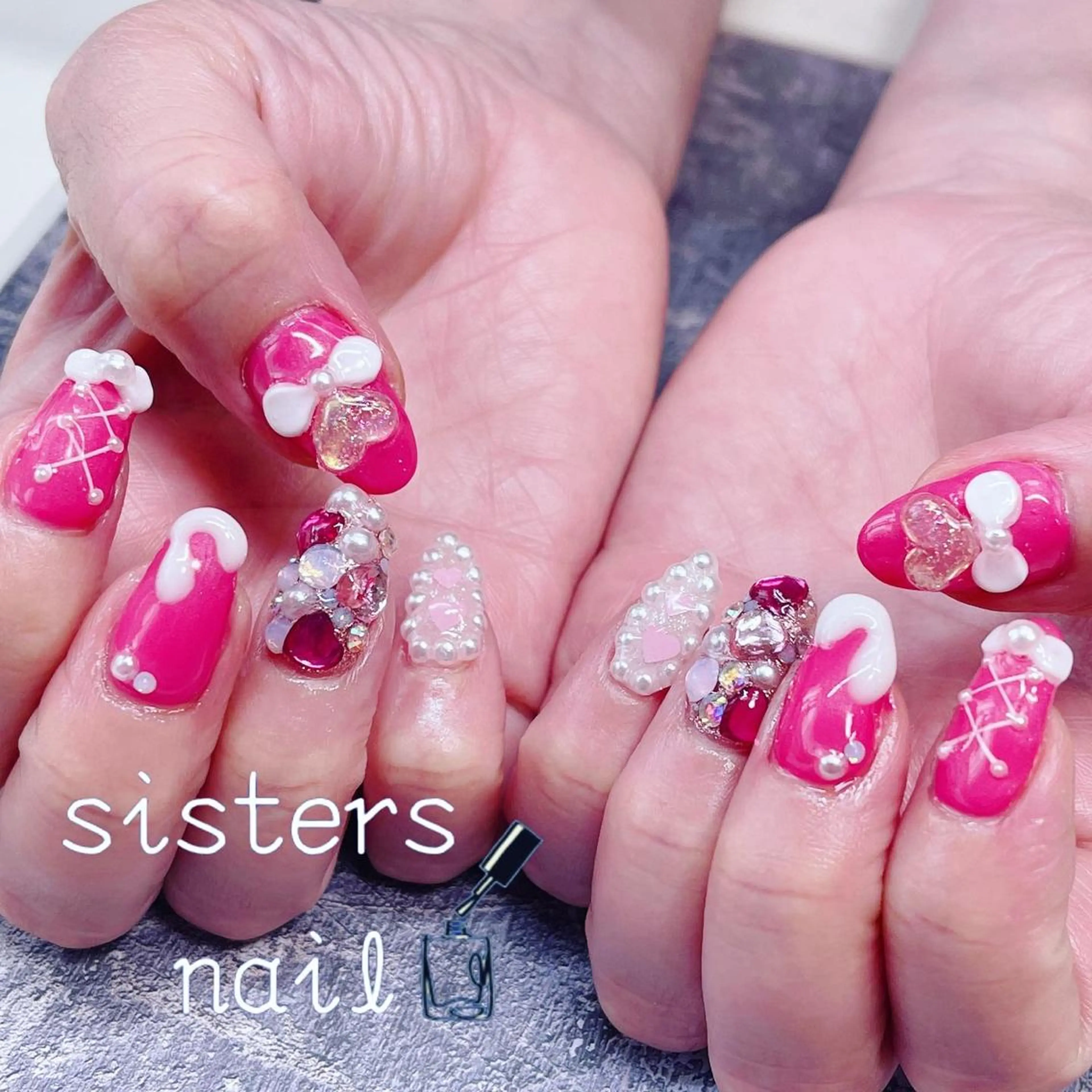ネイル アートネイル ハート ピンク ストーンネイル ハンドネイル ハンドケア sisters nail.fのネイルデザイン