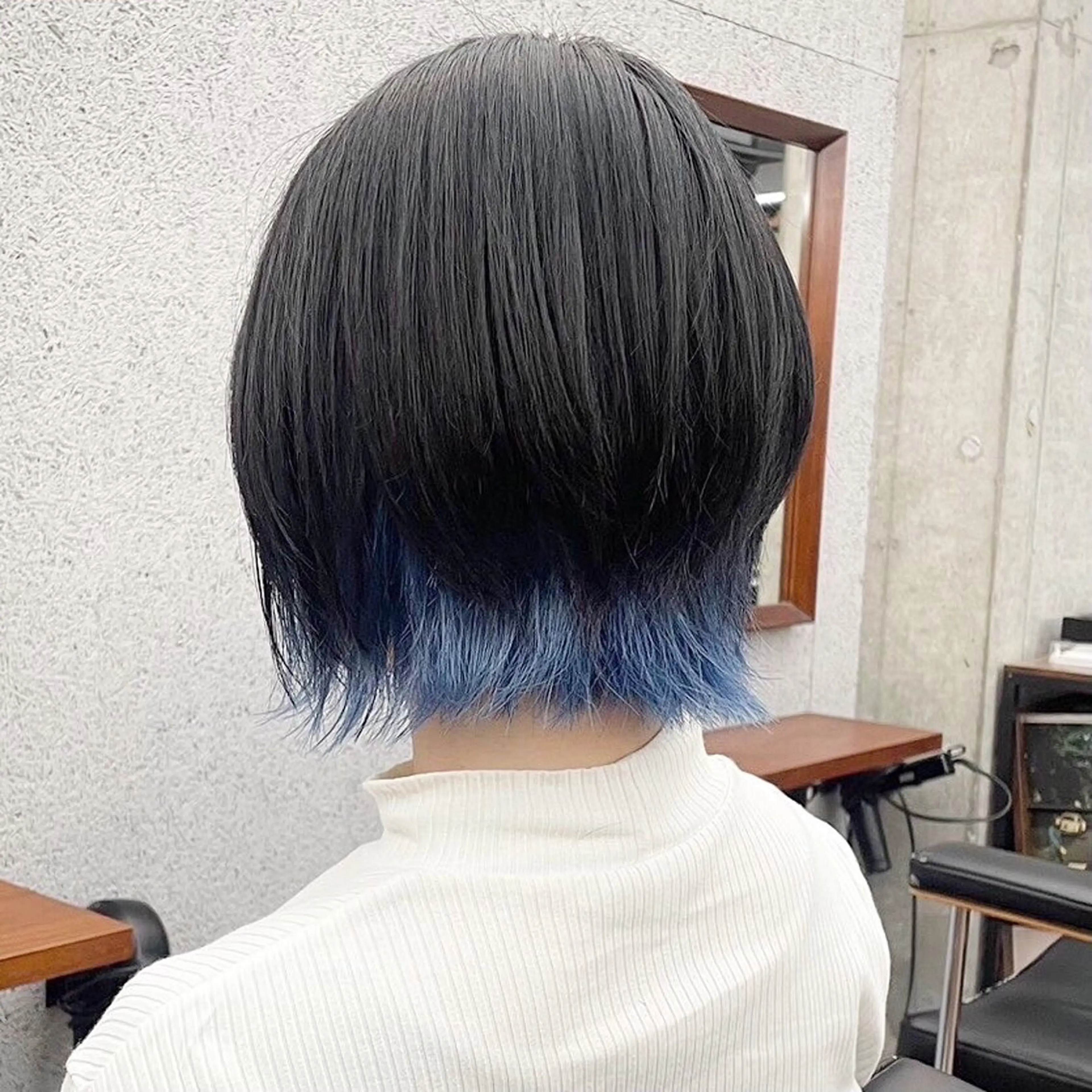 ミディアム カラー ボブレイヤー ブリーチ ブルーカラー ボブ レイヤーカット カット ヘアカラー トリートメント ヘアセット ✂︎ウルフ・ショート ✂︎MIKUNIのヘアスタイル